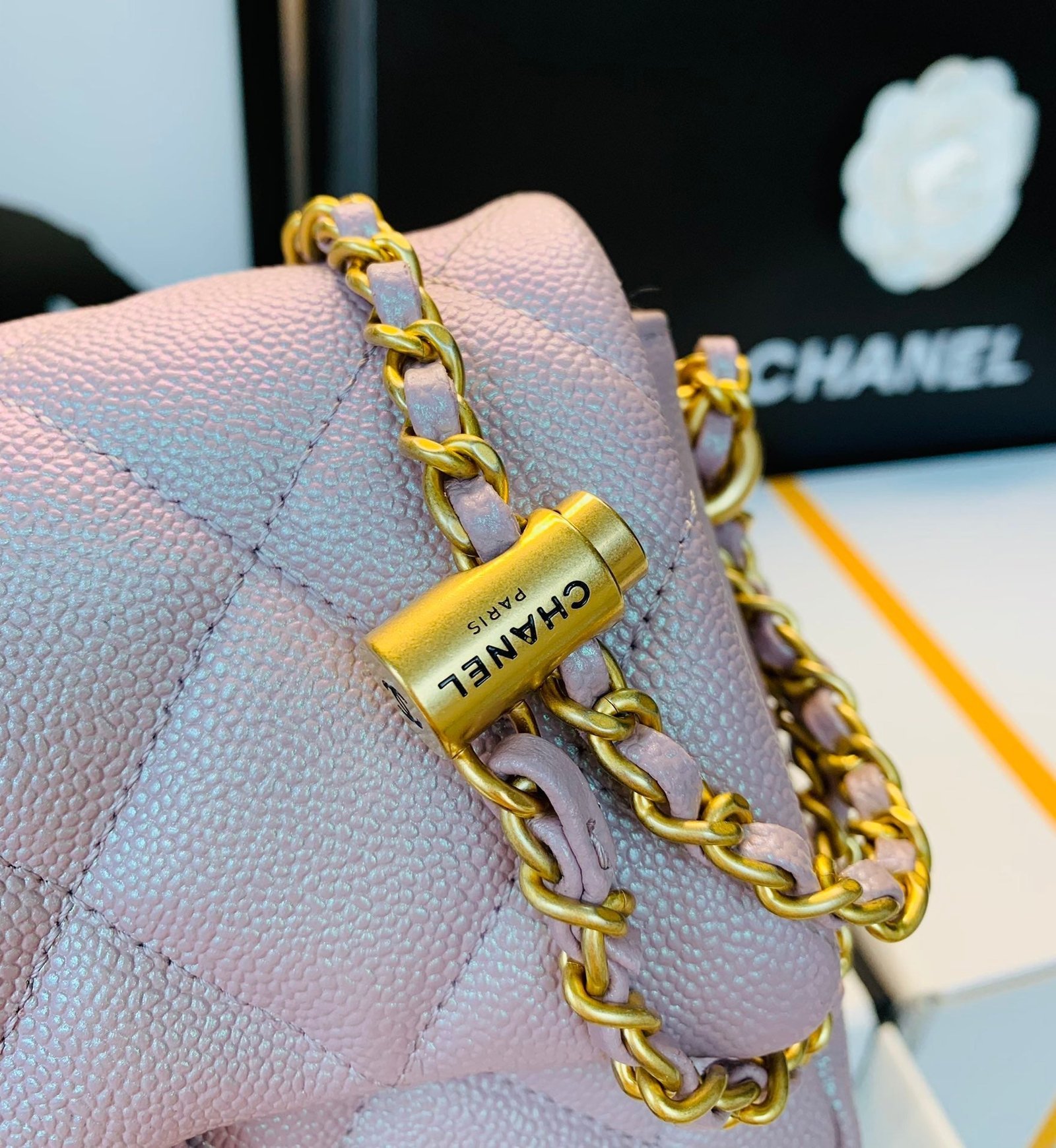 CHANEL 25S CLASSIC FLAP 19 CM IN MAUVE PINK CAVIAR LEATHER WITH GOLD HARDWARE - Image 2