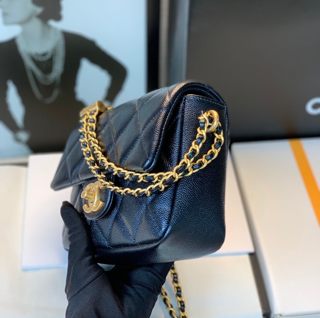 CHANEL 25S CLASSIC FLAP 19 CM IN BLACK CAVIAR LEATHER WITH GOLD HARDWARE - Image 7