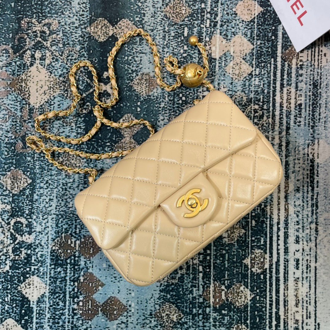 CHANEL 26S FLAP BAG 20 IN LIGHT YELLOW BEIGE LAMBSKIN - Image 4