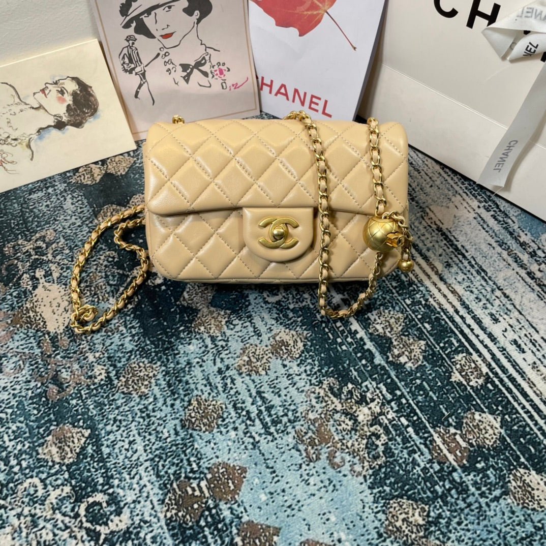 CHANEL 26S FLAP BAG 20 IN LIGHT YELLOW BEIGE LAMBSKIN - Image 10