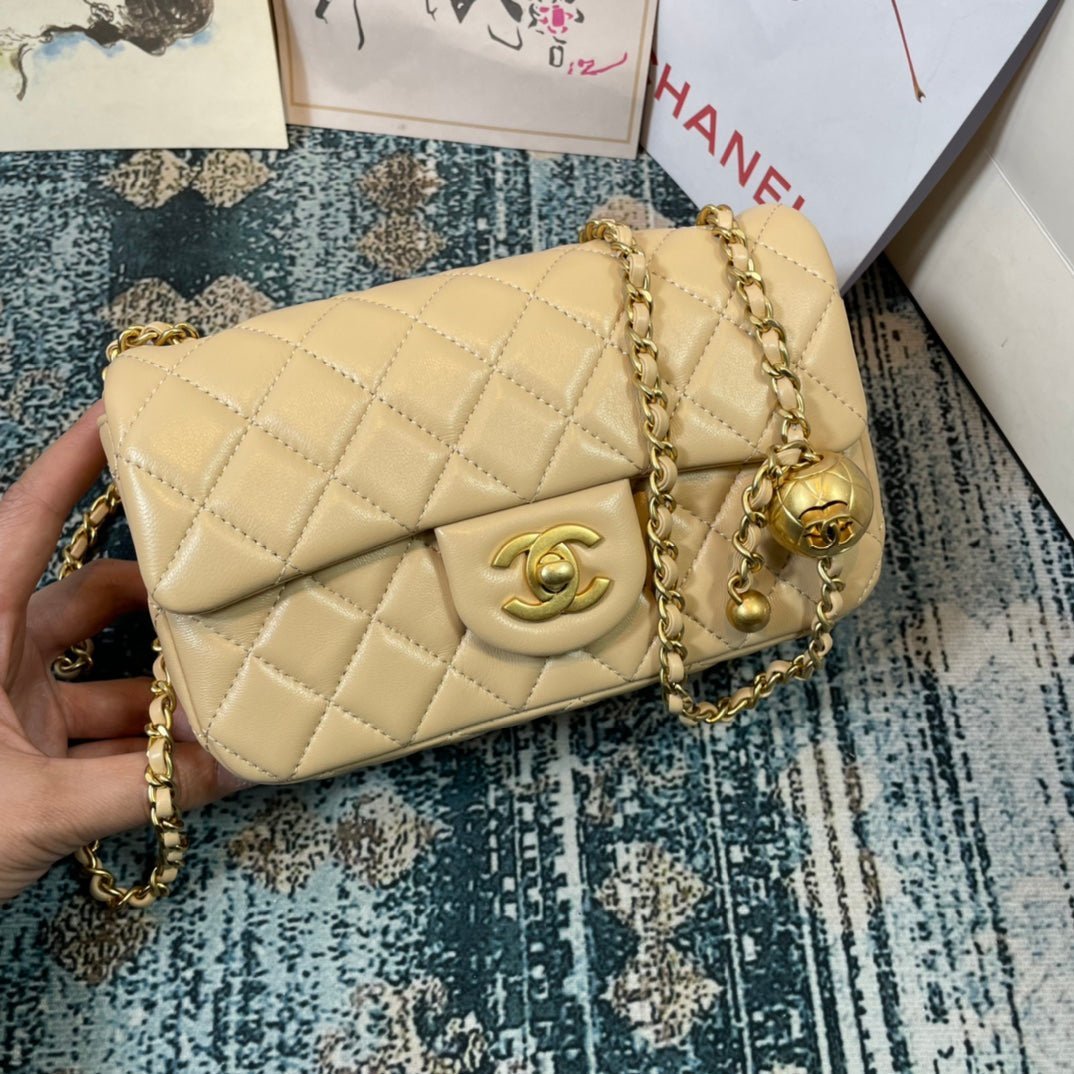 CHANEL 26S FLAP BAG 20 IN LIGHT YELLOW BEIGE LAMBSKIN - Image 3