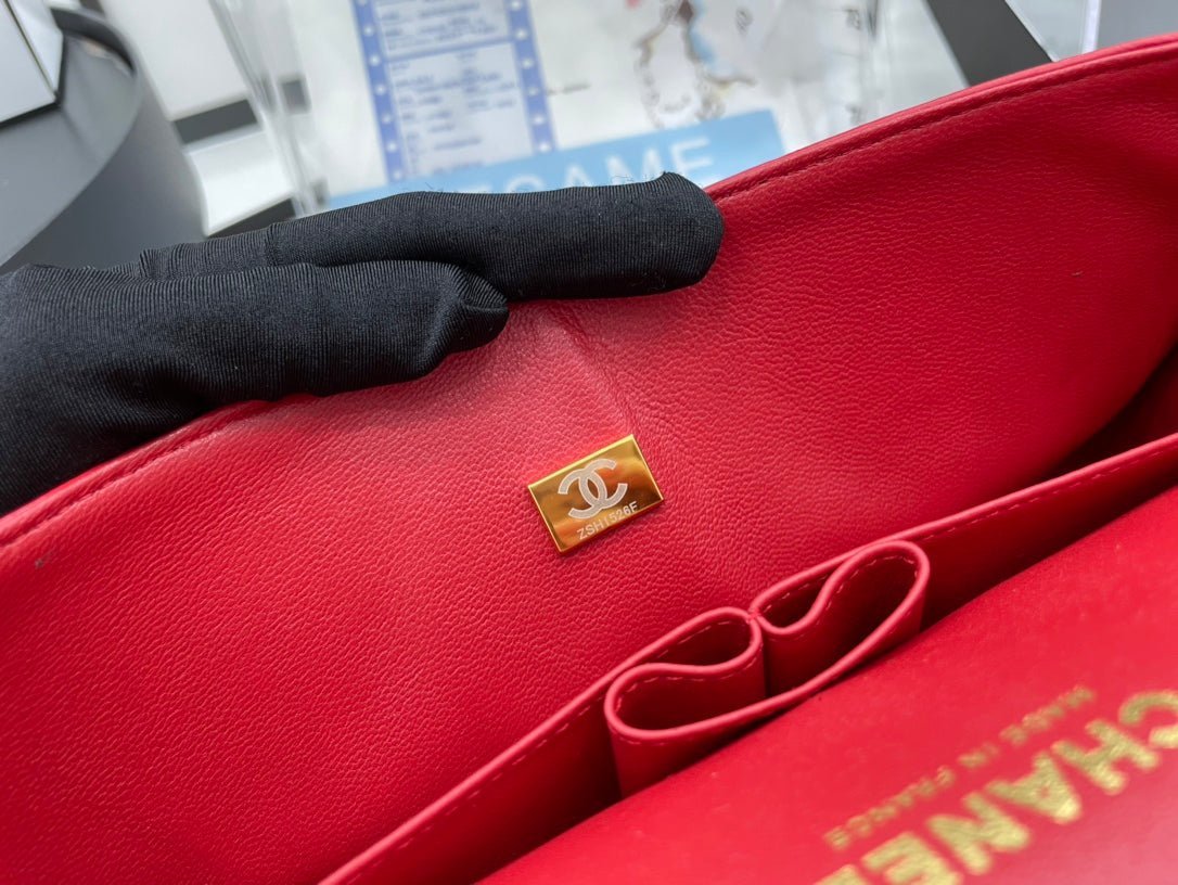 CC 25 CLASSIC SMALL DOUBLE FLAP BAG IN CHERRY RED CALFSKIN WITH STRAP - Image 7