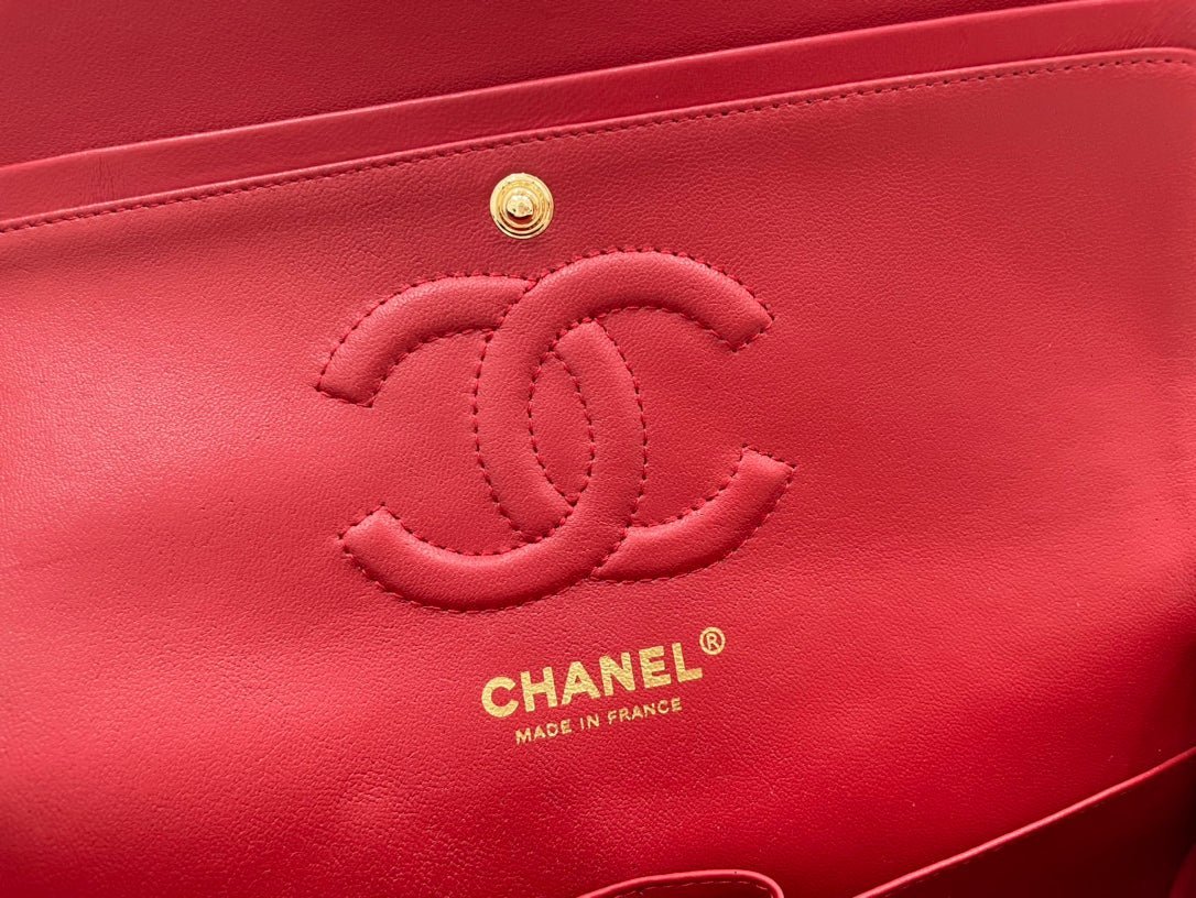 CC 25 CLASSIC SMALL DOUBLE FLAP BAG IN CHERRY RED CALFSKIN WITH STRAP - Image 15