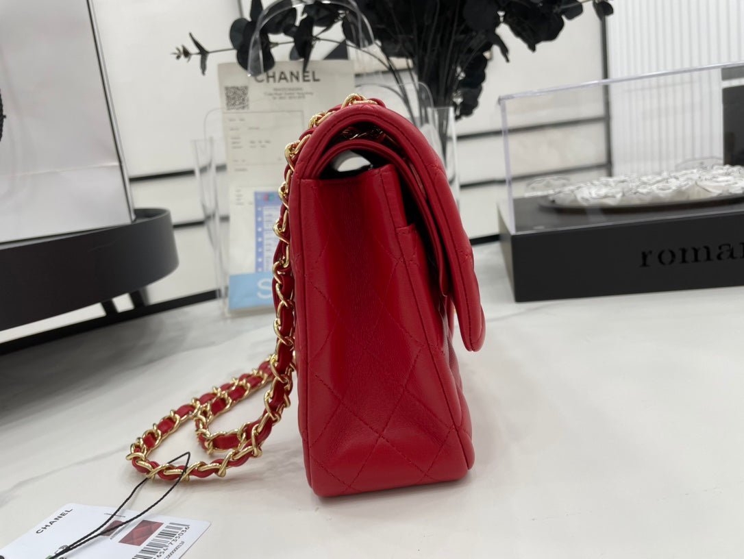 CC 25 CLASSIC SMALL DOUBLE FLAP BAG IN CHERRY RED CALFSKIN WITH STRAP - Image 9