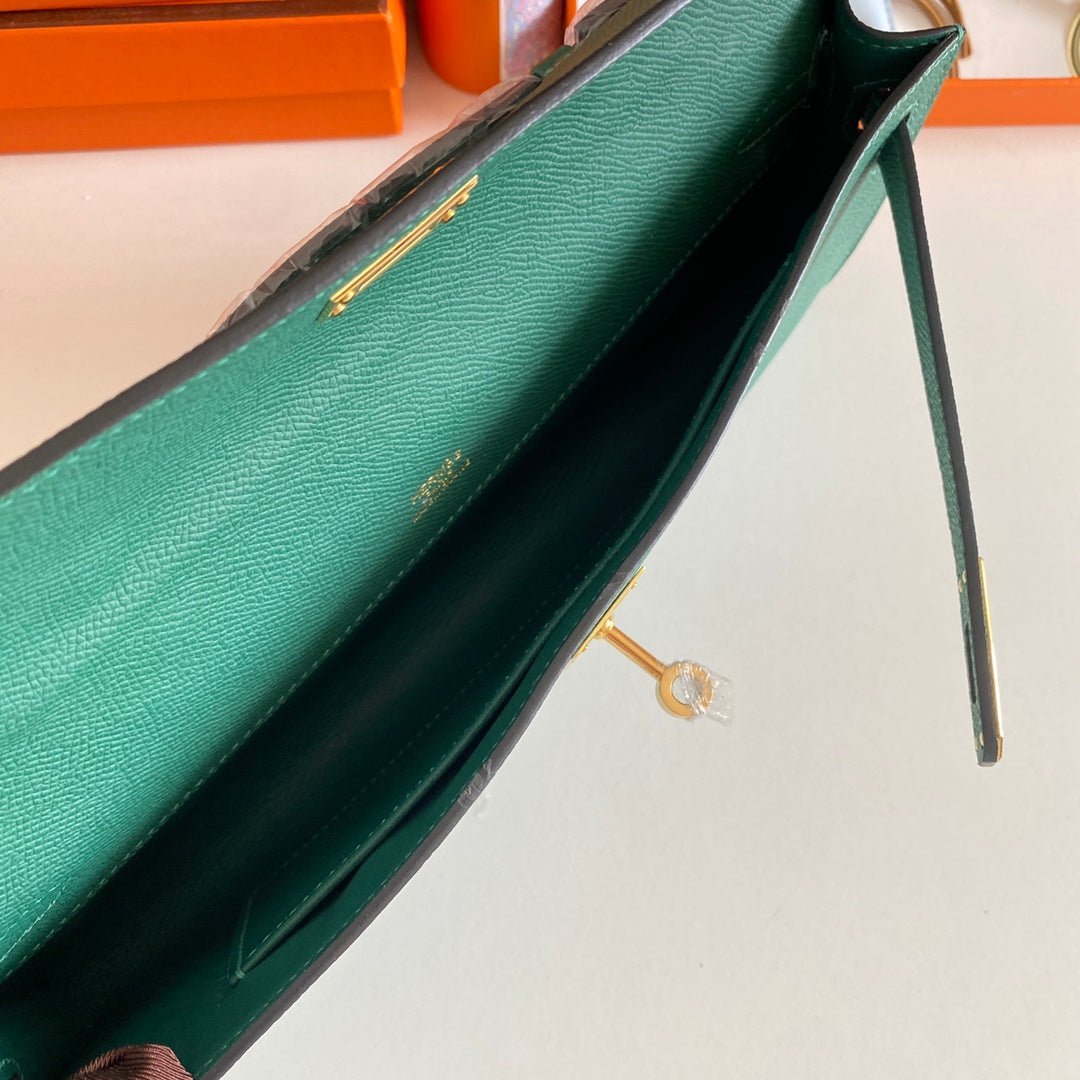 KELLY CUT 31 IN GREEN FOREST CALFSKIN WITH GOLD HARDWARE - Image 6
