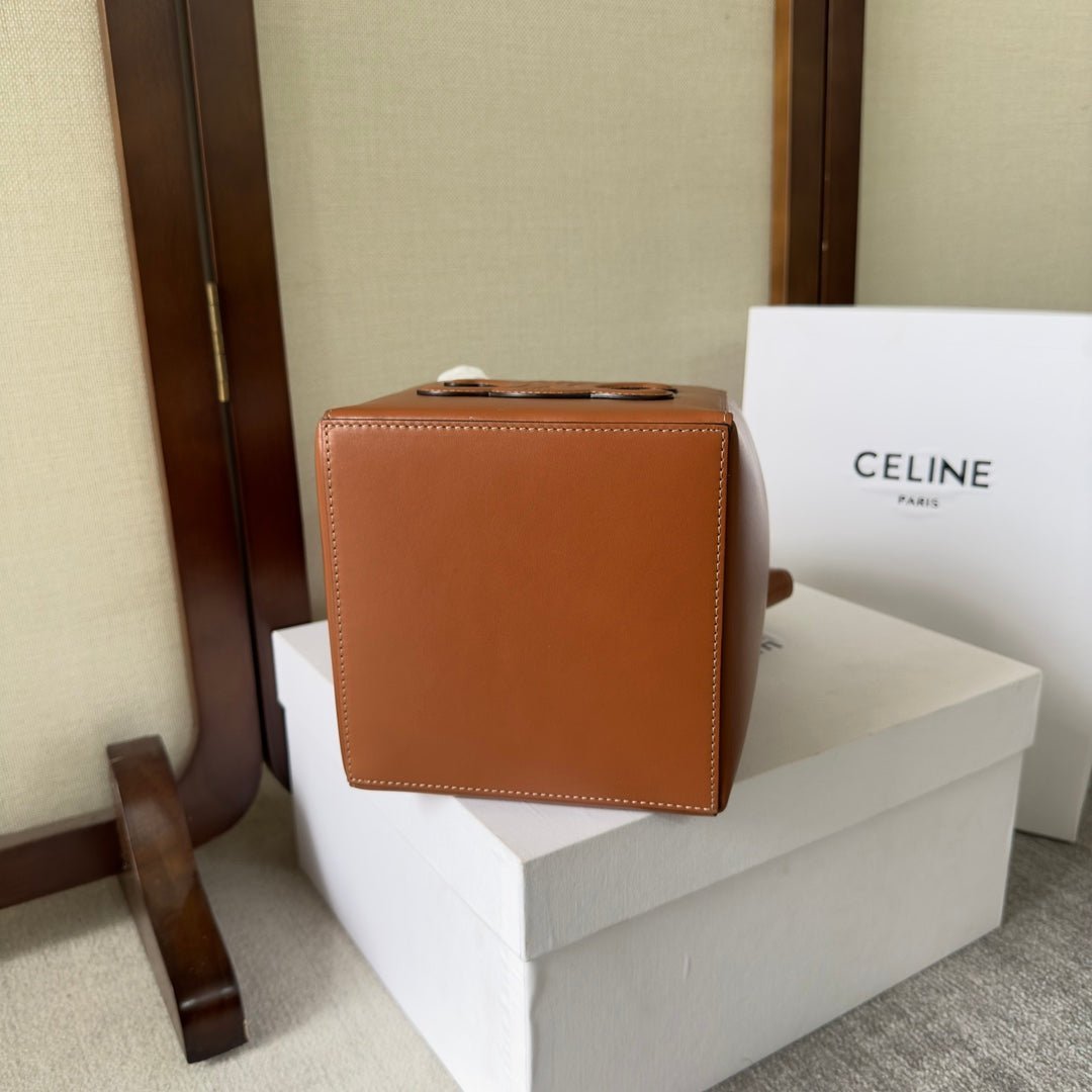CUIRTRIOMPHE 15 BROWN IN STOCK JAPAN HANDBAG CALFSKIN - Image 5