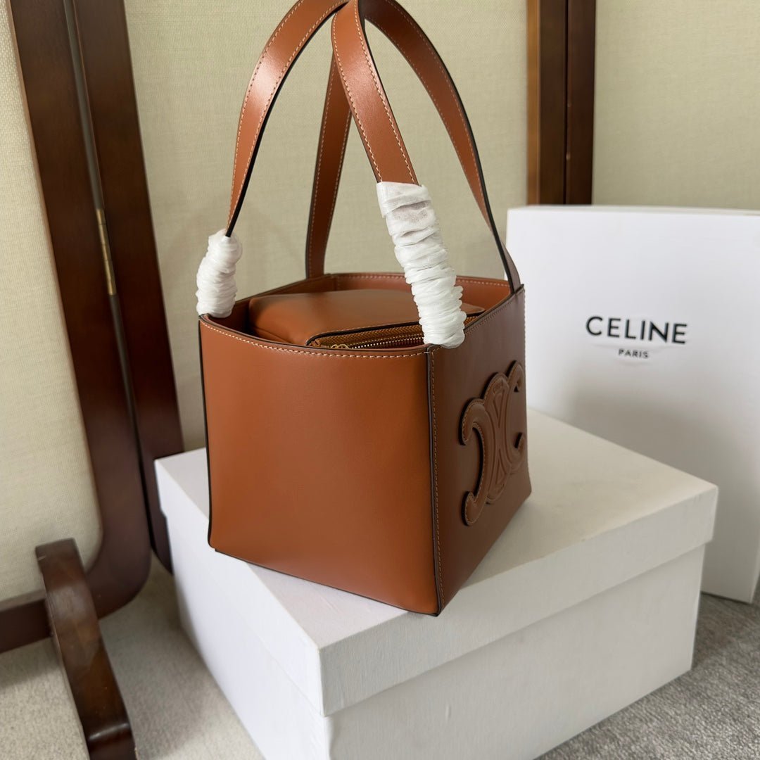 CUIRTRIOMPHE 15 BROWN IN STOCK JAPAN HANDBAG CALFSKIN - Image 3