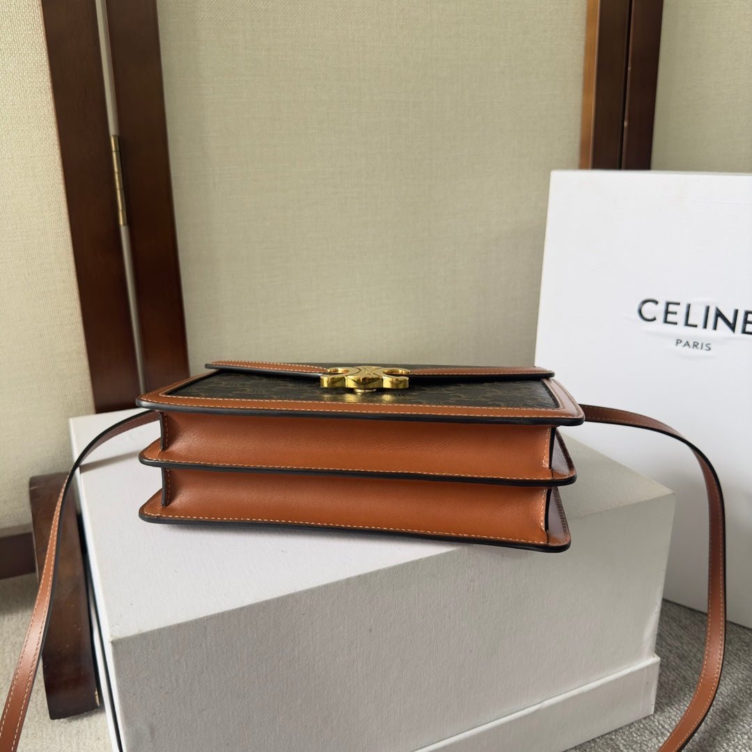 CELINE 25S WALLET MARGO 22MM IN BLACK TRIOMPHE CANVAS AND BROWN CALFSKIN - Image 16