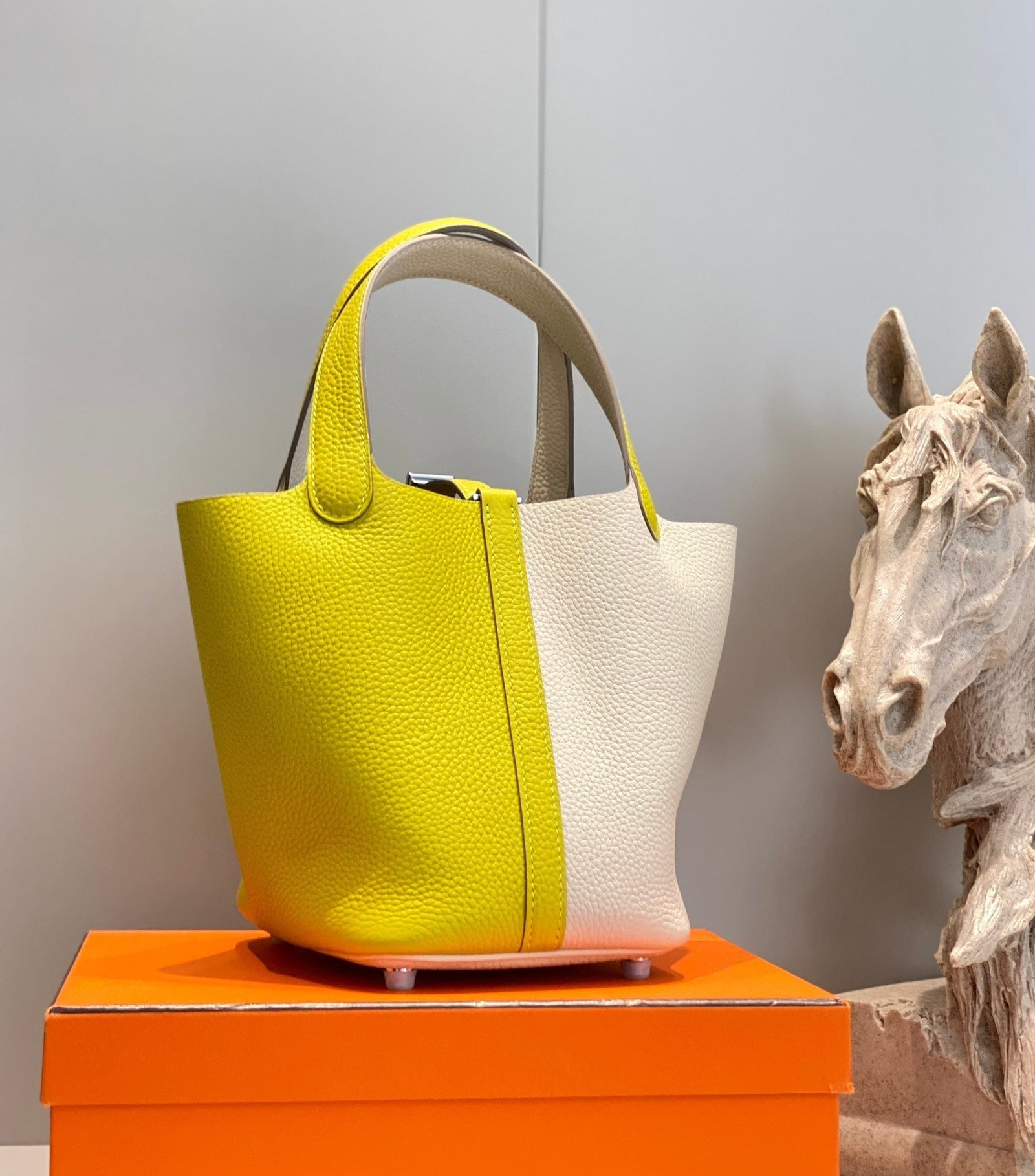HERMES 25S PICOTIN LOCK 18 IN WHITE AND LEMON YELLOW CALFSKIN SILVER HARDWARE - Image 11