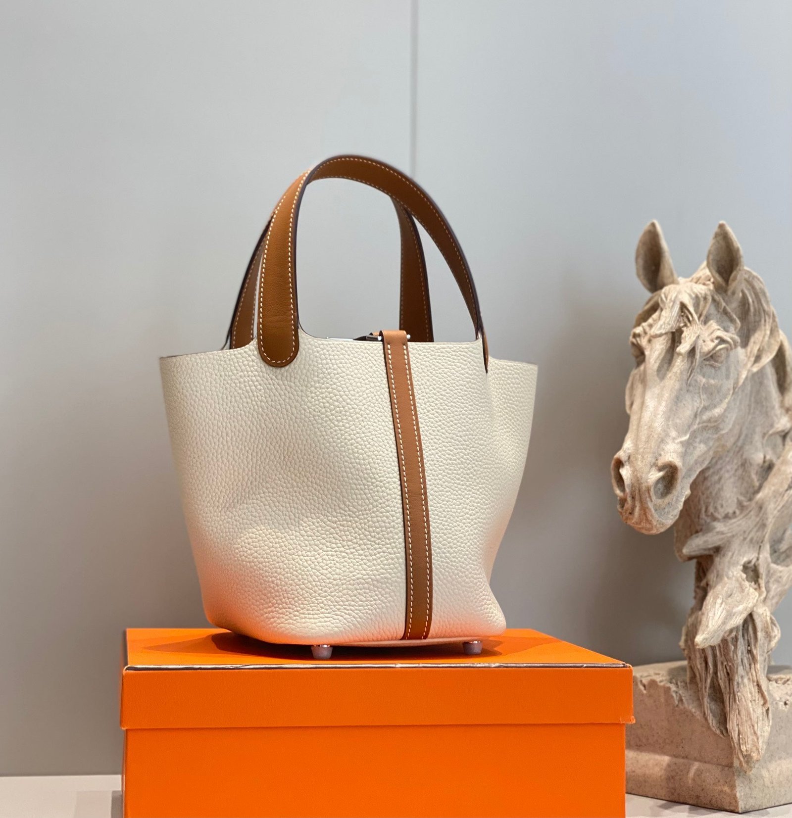 HERMES 25S PICOTIN LOCK 18 IN BURNT ORANGE AND IVORY CALFSKIN SILVER HARDWARE - Image 11