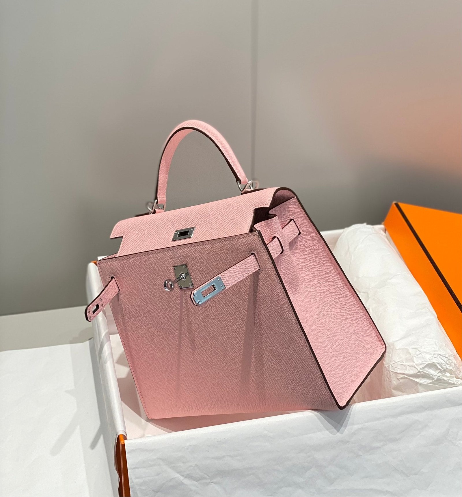 KELLY 25CM IN ROSE SAKURA SWIFT CALFSKIN SILVER HARDWARE - Image 11