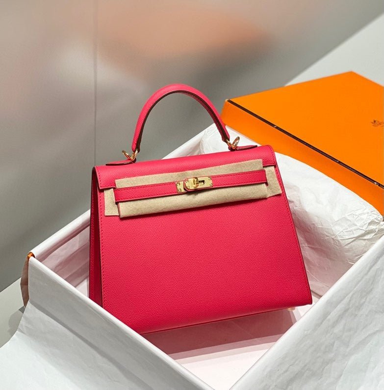 KELLY 25CM IN ROSE TYRIEN SWIFT CALFSKIN GOLD HARDWARE - Image 10