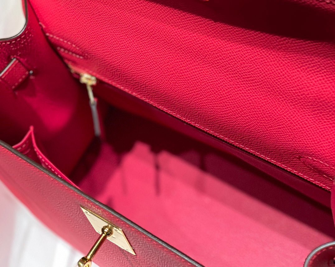 KELLY 28CM IN ROSE TYRIEN SWIFT CALFSKIN GOLD HARDWARE - Image 7