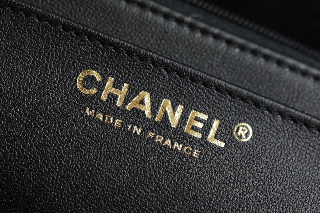 CHANEL 25S FLAP BAG 21 CM IN BLACK LAMBSKIN WITH GOLD HARDWARE - Image 10