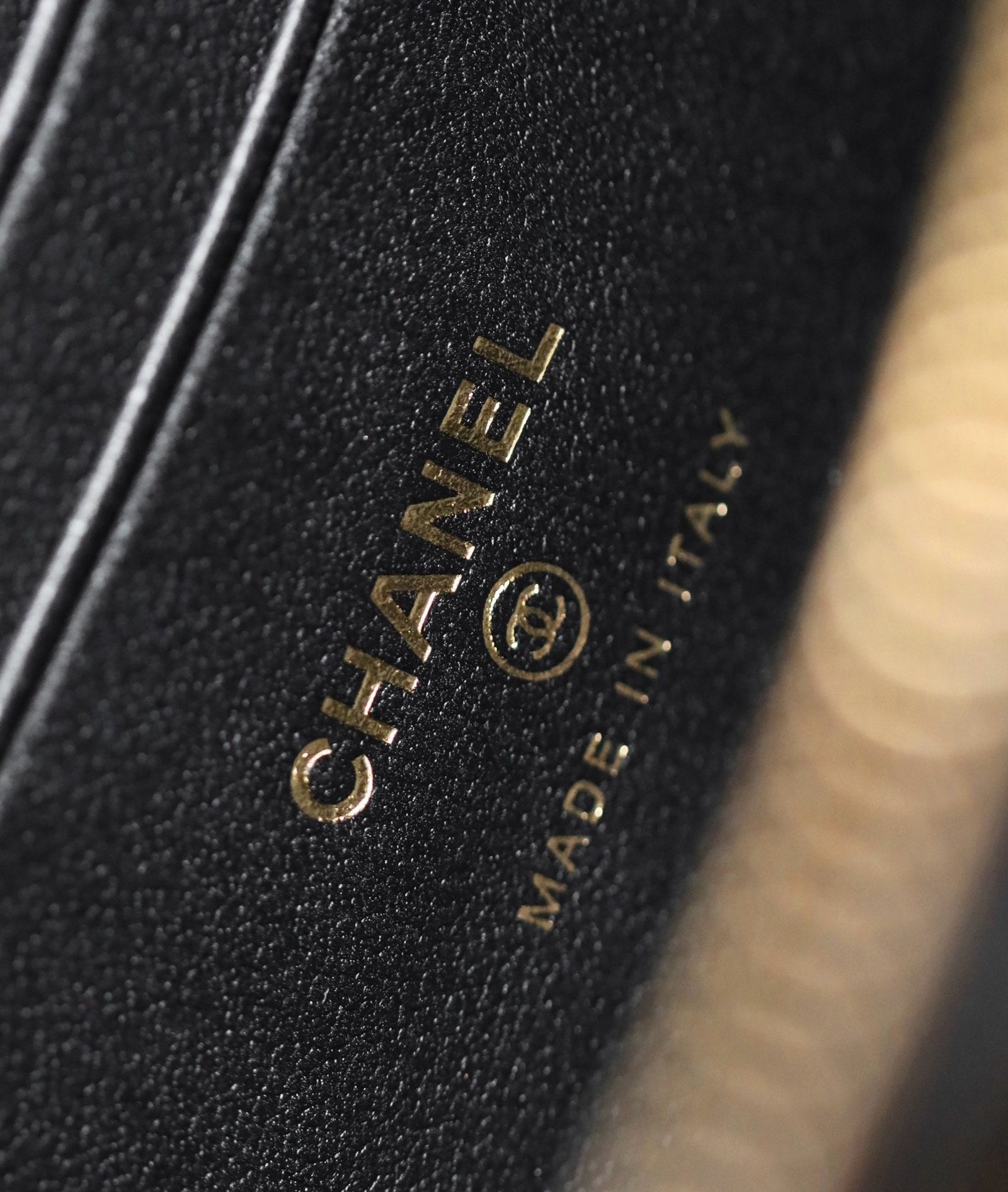 CHANEL 25S VANITY BAG 17 CM IN BLACK LAMBSKIN WITH PEARL STRAP - Image 17