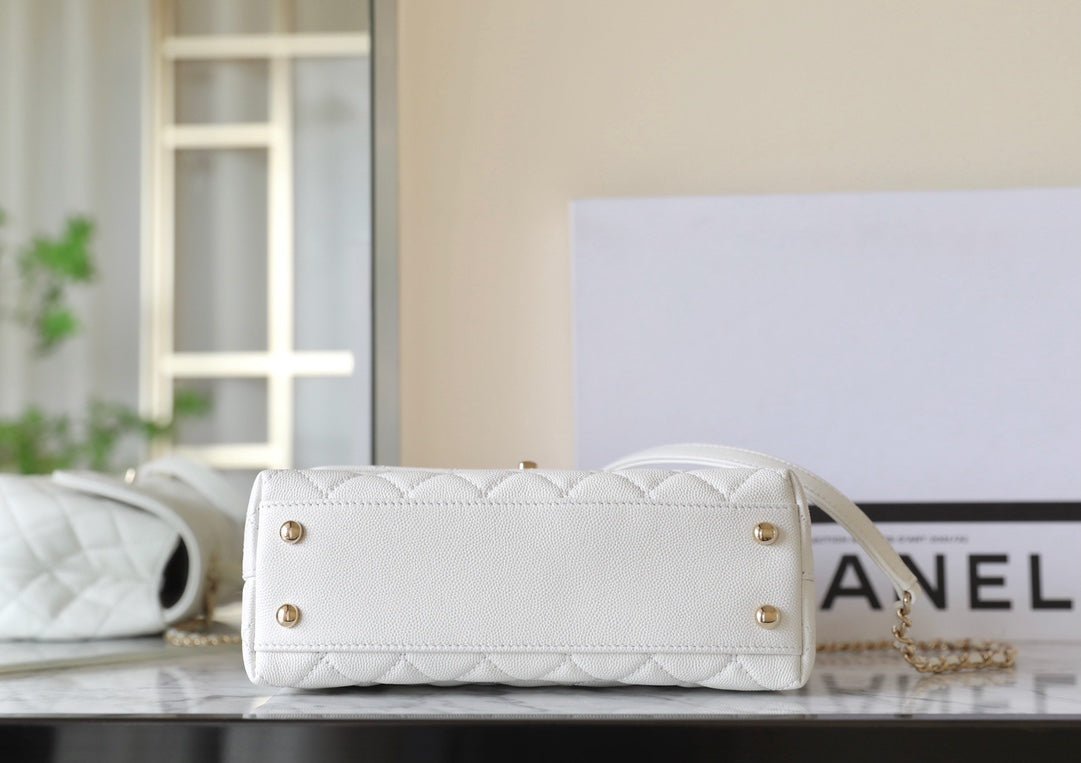 CHANEL 25S FLAP BAG 24 CM IN WHITE LAMBSKIN WITH GOLD HARDWARE - Image 7