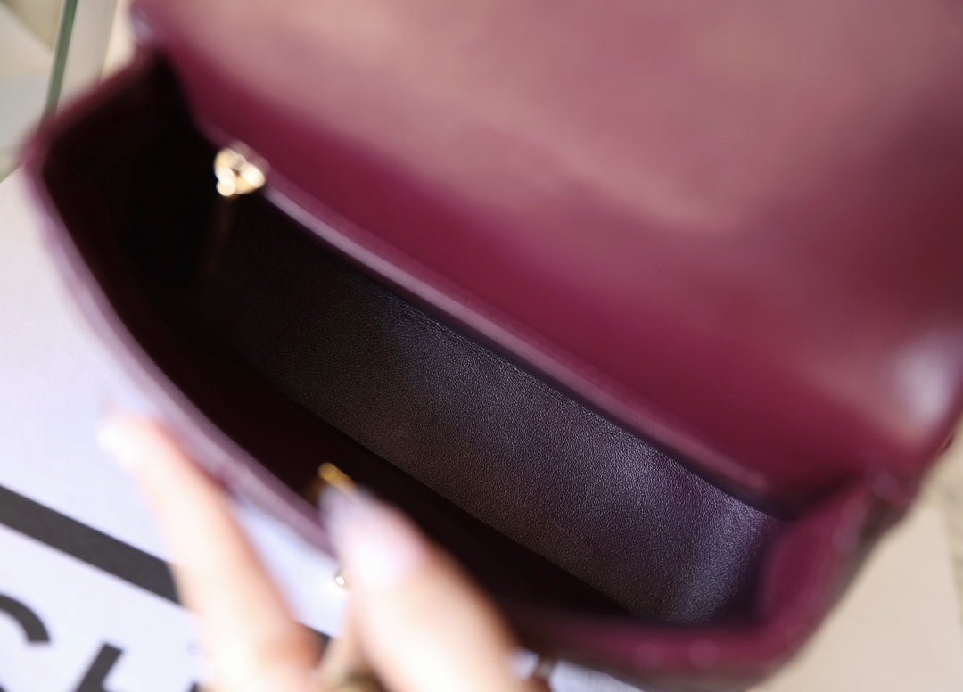 CHANEL 25S FLAP BAG 19 CM IN DARK RED LAMBSKIN WITH GOLD HARDWARE - Image 18