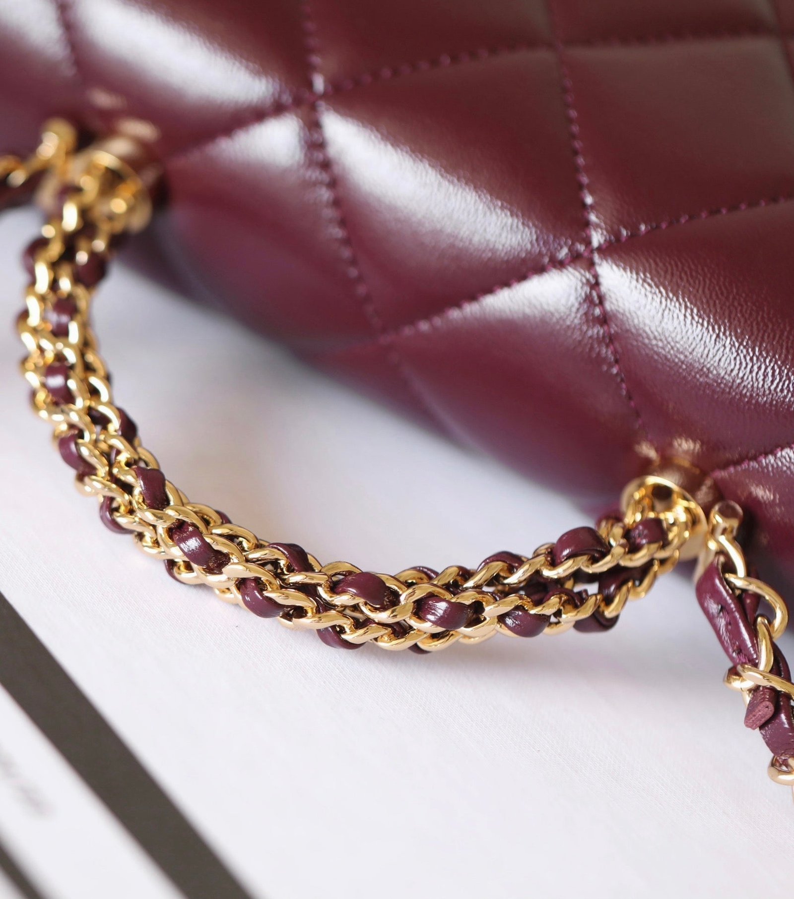 CHANEL 25S FLAP BAG 19 CM IN DARK RED LAMBSKIN WITH GOLD HARDWARE - Image 7