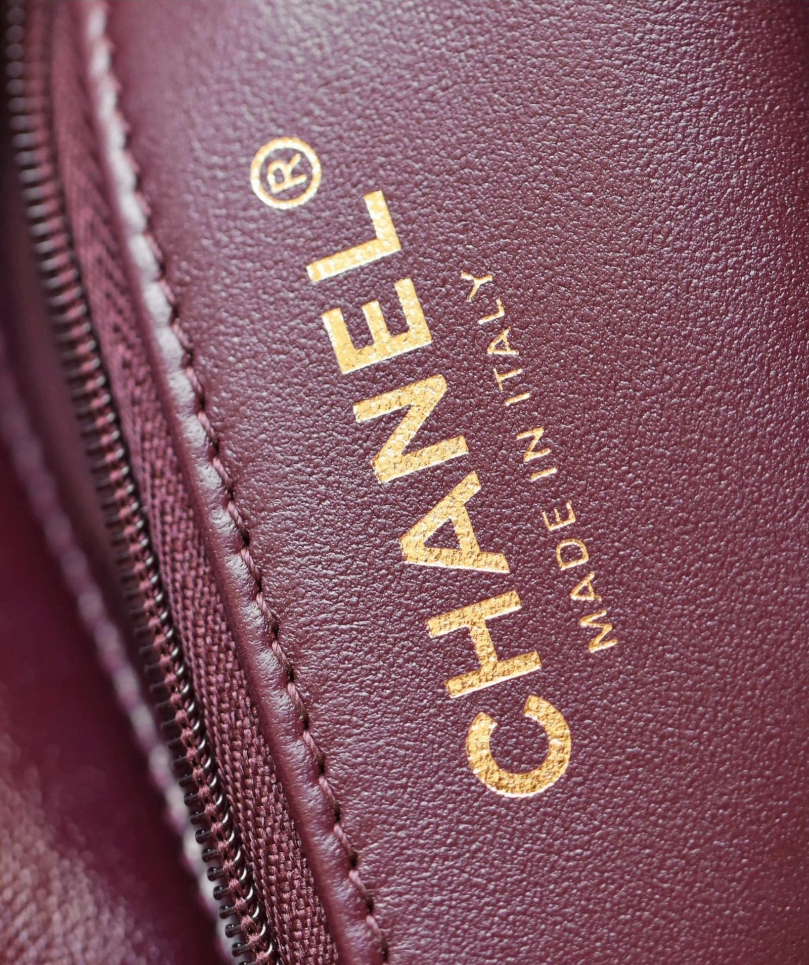 CHANEL 25S FLAP BAG 19 CM IN DARK RED LAMBSKIN WITH GOLD HARDWARE - Image 8