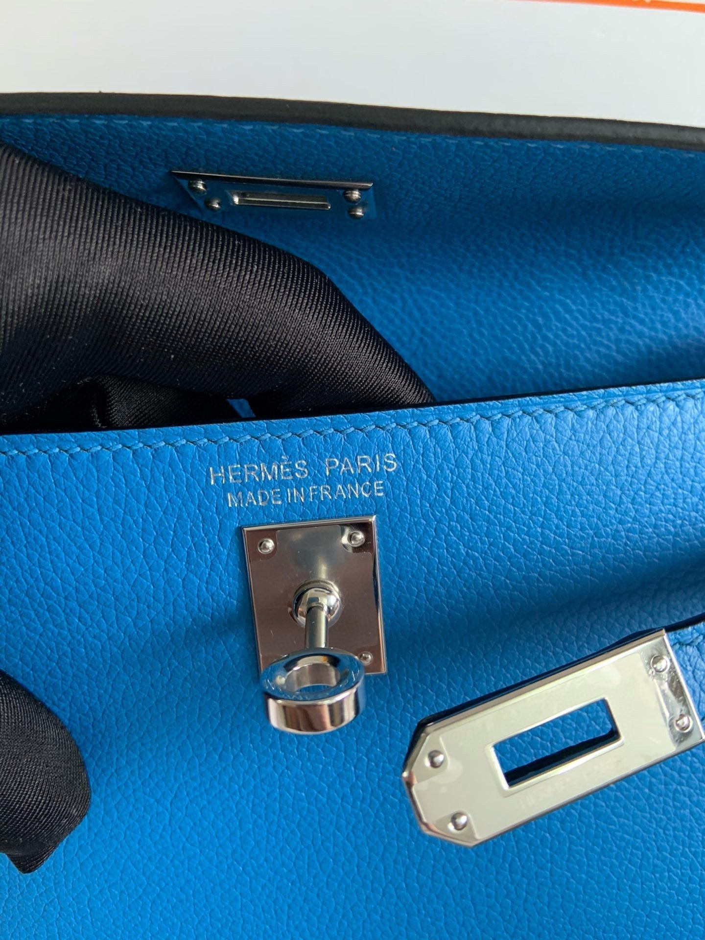 KELLY DANSE 22 EVERCOLOR BLUE IN CALFSKIN SLIVER HARDWARE - Image 8