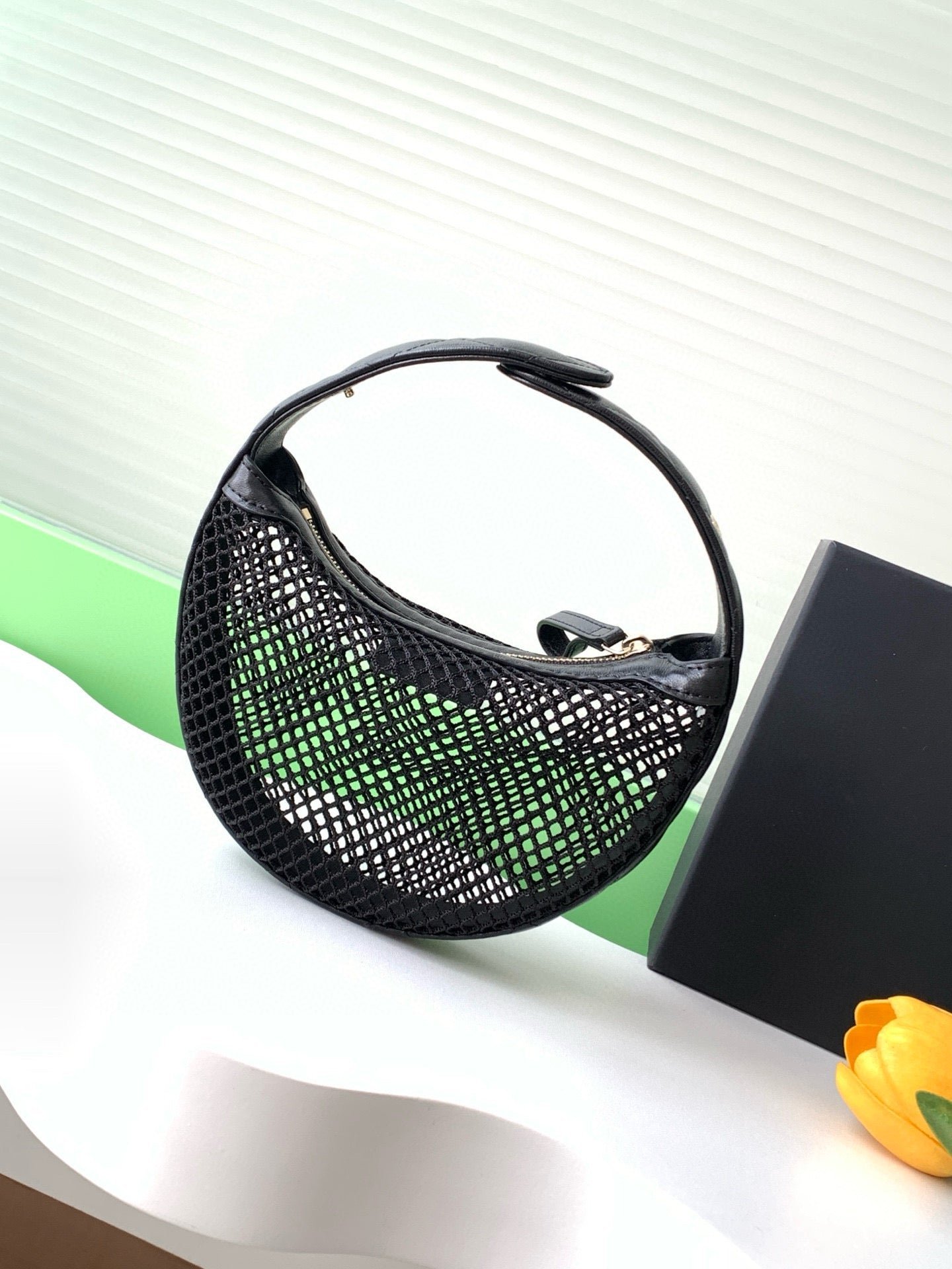 CC 25S POUCH IN BLACK LAMBSKIN WITH MESH GOLD HARDWARE - Image 11