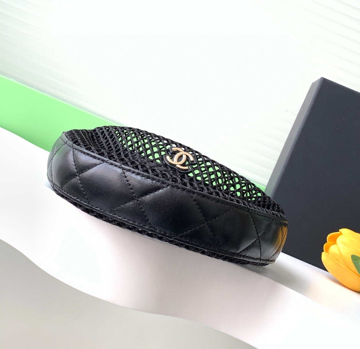 CC 25S POUCH IN BLACK LAMBSKIN WITH MESH GOLD HARDWARE - Image 4