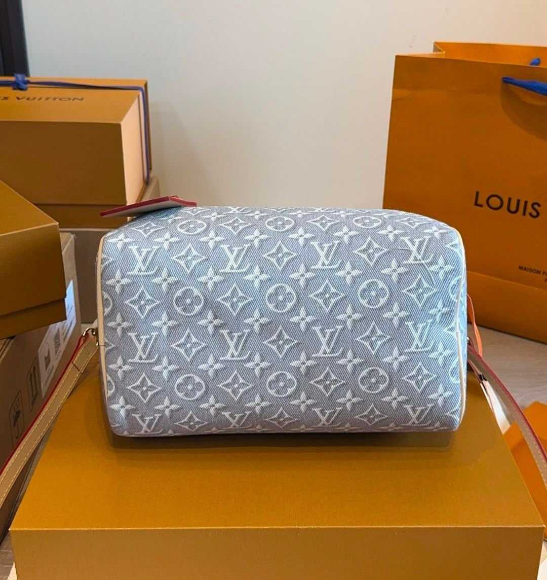 Frost Whisper With Leather 25cm Luxury Iconic Designer Bag - Image 7