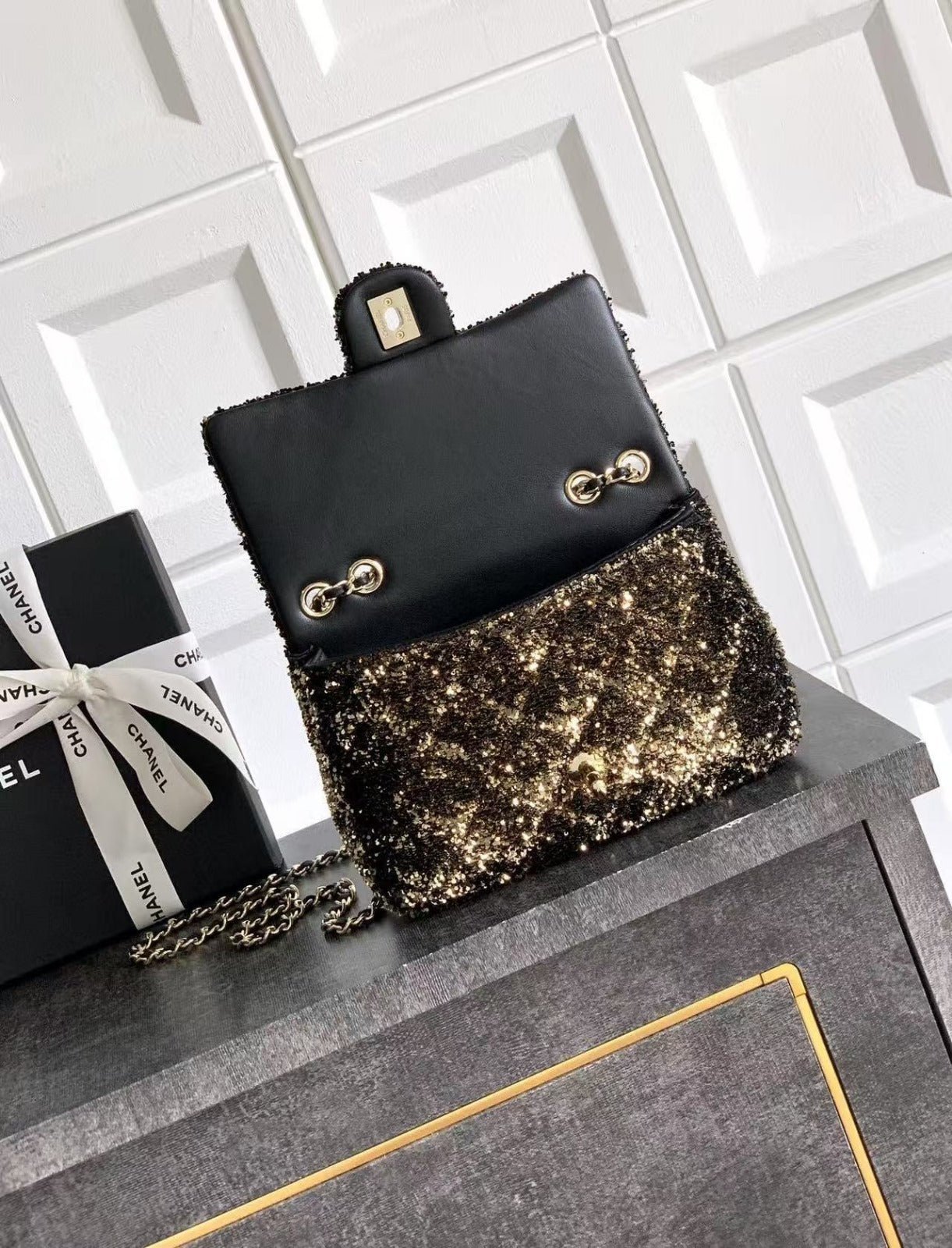 CC 20 SEQUINS FLAP BAG IN BLACK MIX BROWN - Image 11