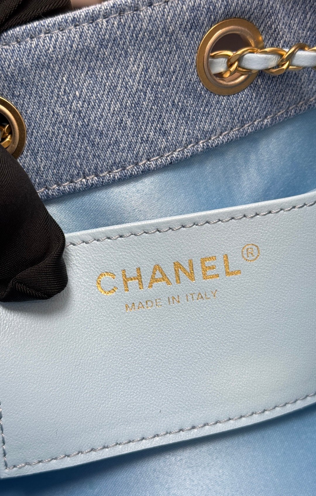 CHANEL 25S HOBO BAG 30 IN BLUE DENIM WITH GOLD HARDWARE - Image 22
