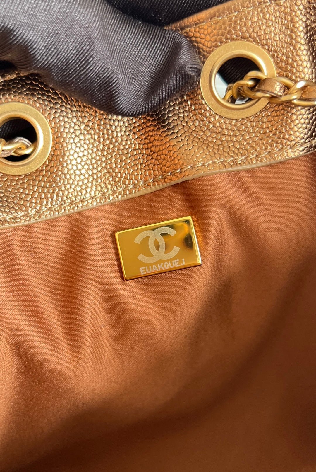 CHANEL 25S HOBO BAG 30 IN METALLIC BROWN CAVIAR WITH GOLD HARDWARE - Image 8