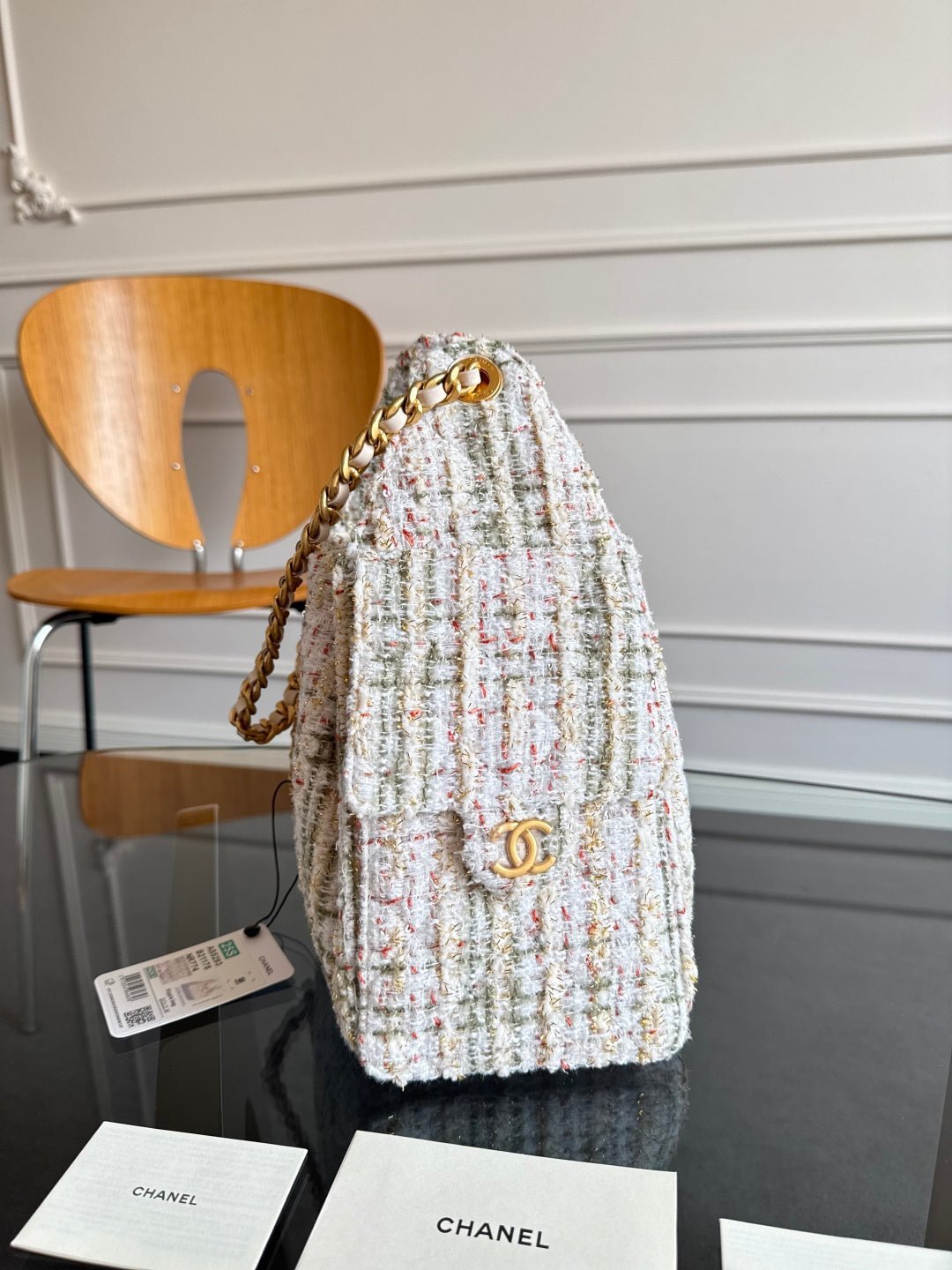 CHANEL 25S HOBO BAG 30 IN MULTICOLOR TWEED WITH GOLD HARDWARE - Image 6