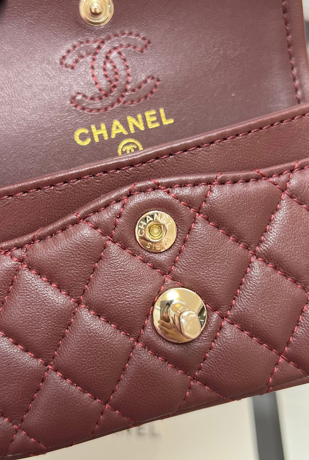 CHANEL 25S FLAP CHARM BAG 13 IN DARK RED LAMBSKIN - Image 7