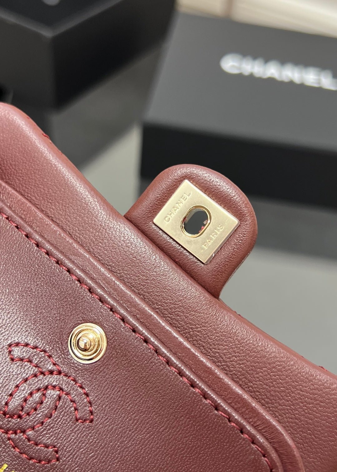 CHANEL 25S FLAP CHARM BAG 13 IN DARK RED LAMBSKIN - Image 8