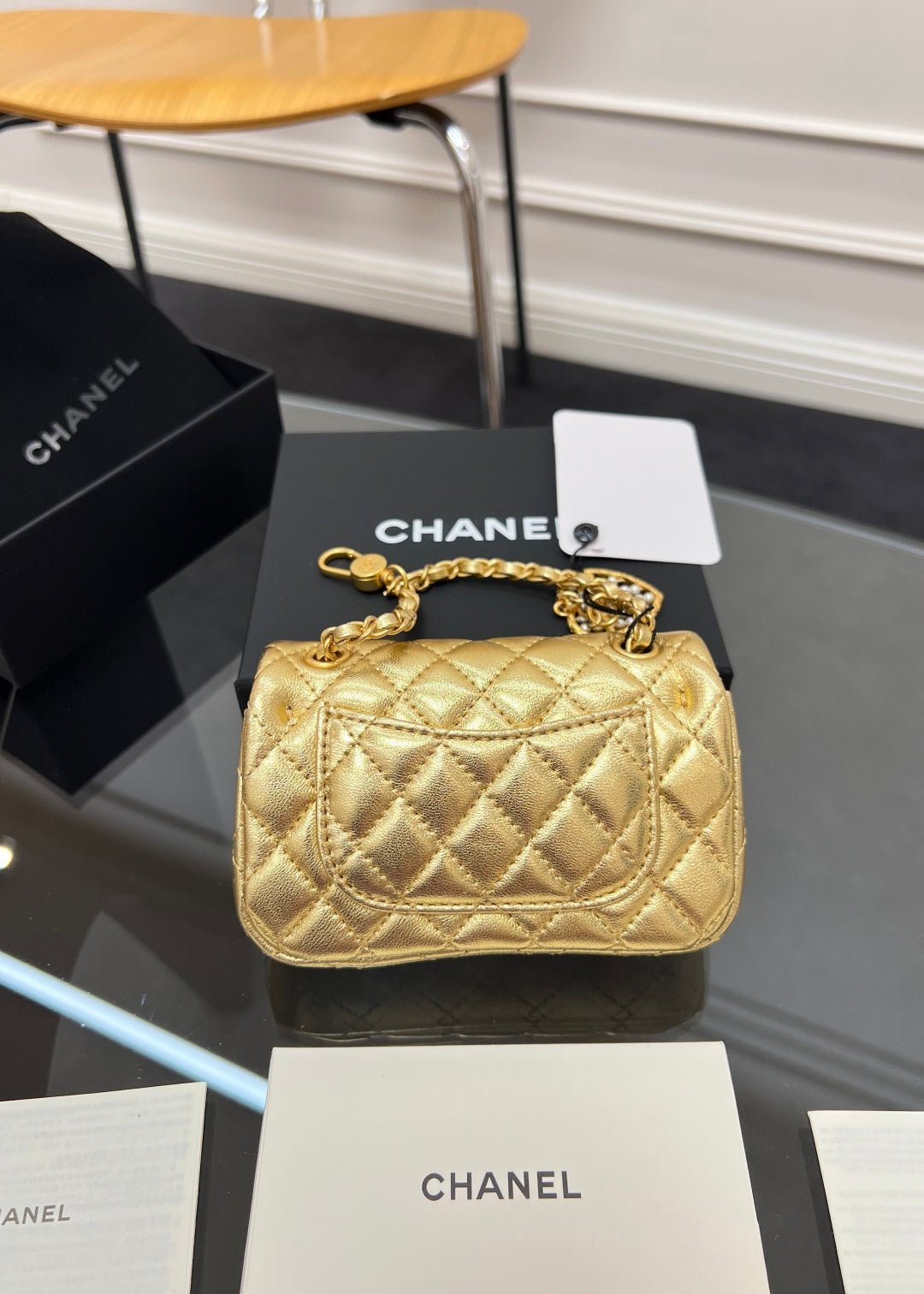 CHANEL 25S FLAP CHARM BAG 13 IN GOLD METALLIC LAMBSKIN - Image 3