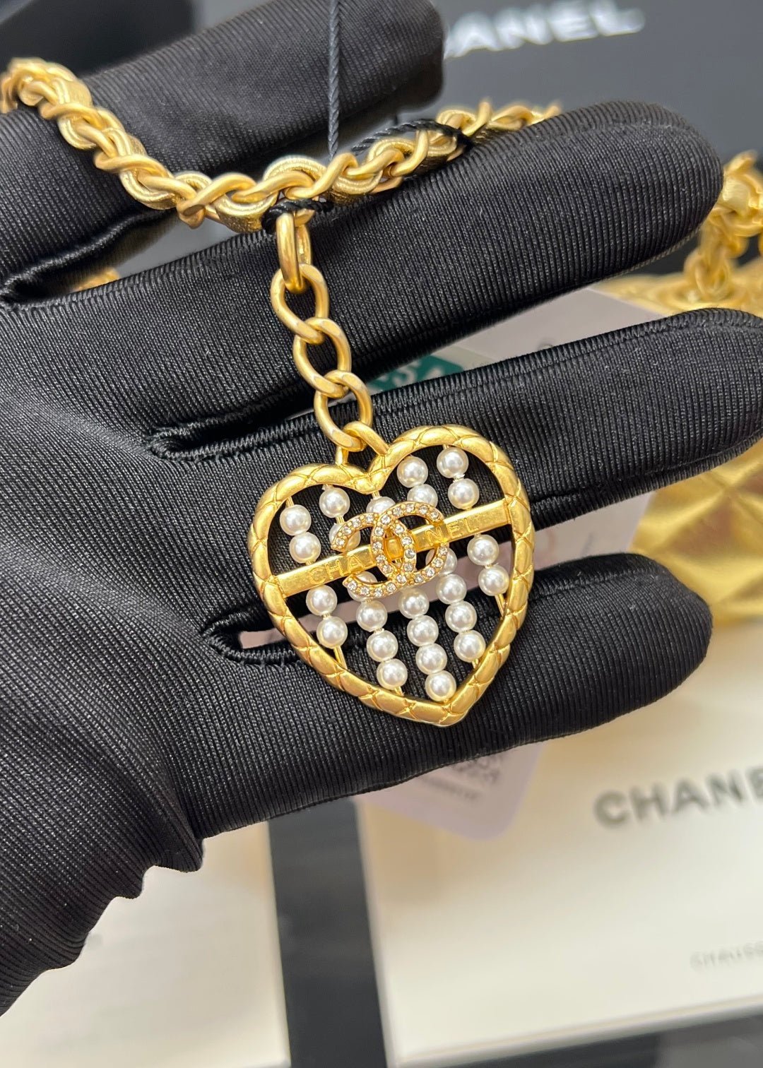 CHANEL 25S FLAP CHARM BAG 13 IN GOLD METALLIC LAMBSKIN - Image 5