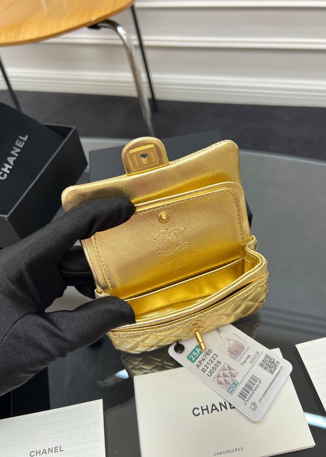 CHANEL 25S FLAP CHARM BAG 13 IN GOLD METALLIC LAMBSKIN - Image 10