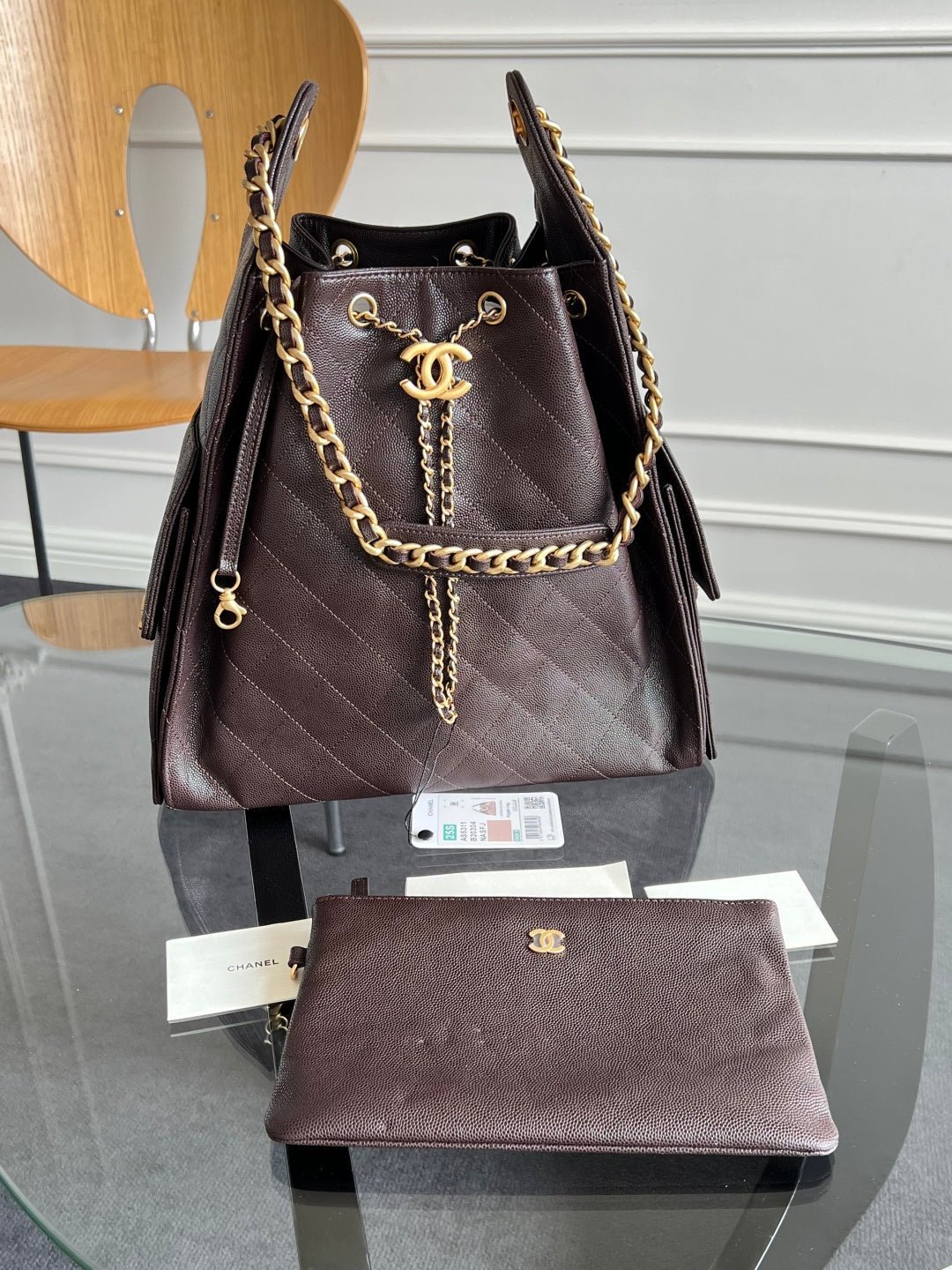 CHANEL 25S HOBO BAG 40 IN DARK EARTH BROWN CAVIAR WITH GOLD HARDWARE - Image 4