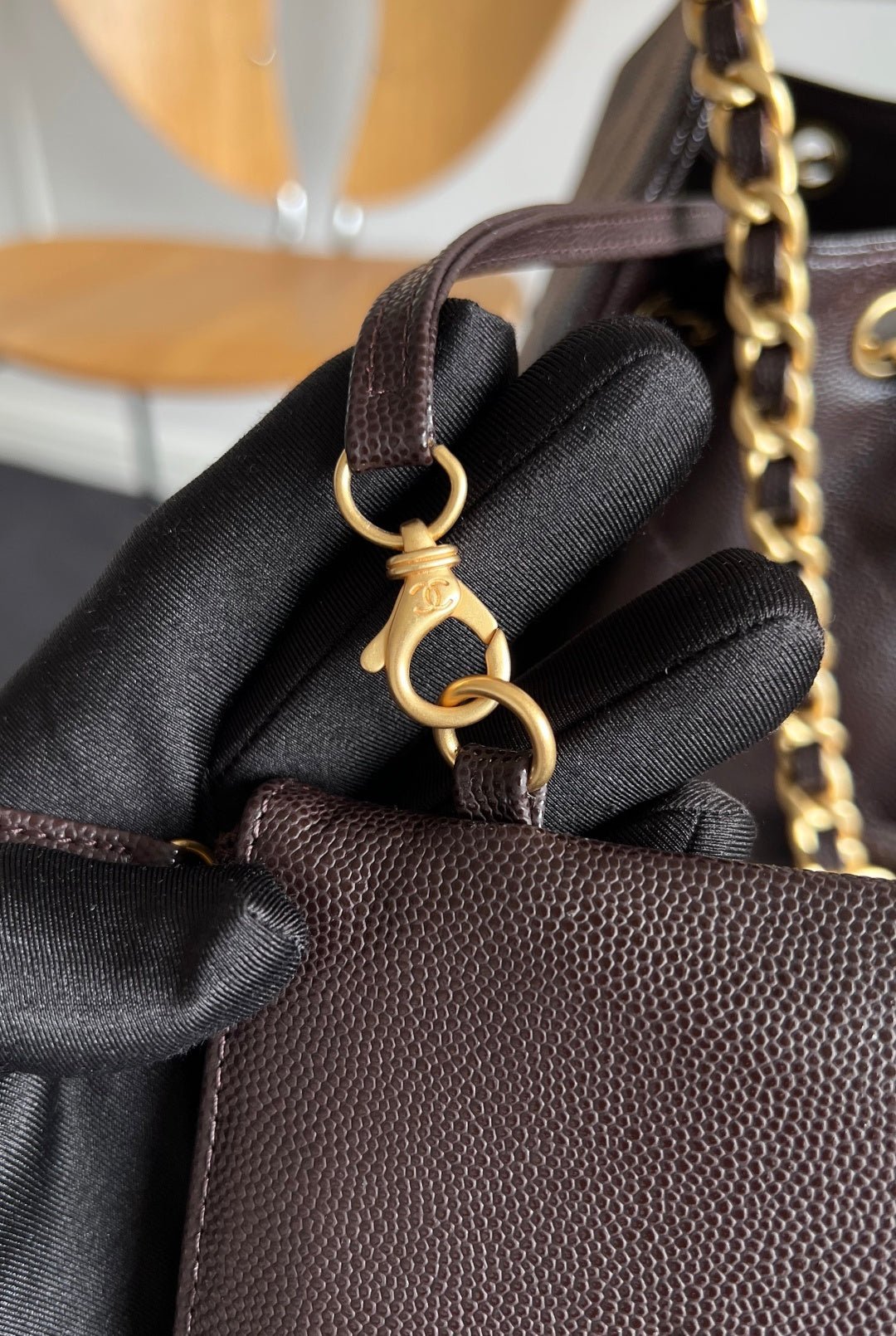 CHANEL 25S HOBO BAG 40 IN DARK EARTH BROWN CAVIAR WITH GOLD HARDWARE - Image 18
