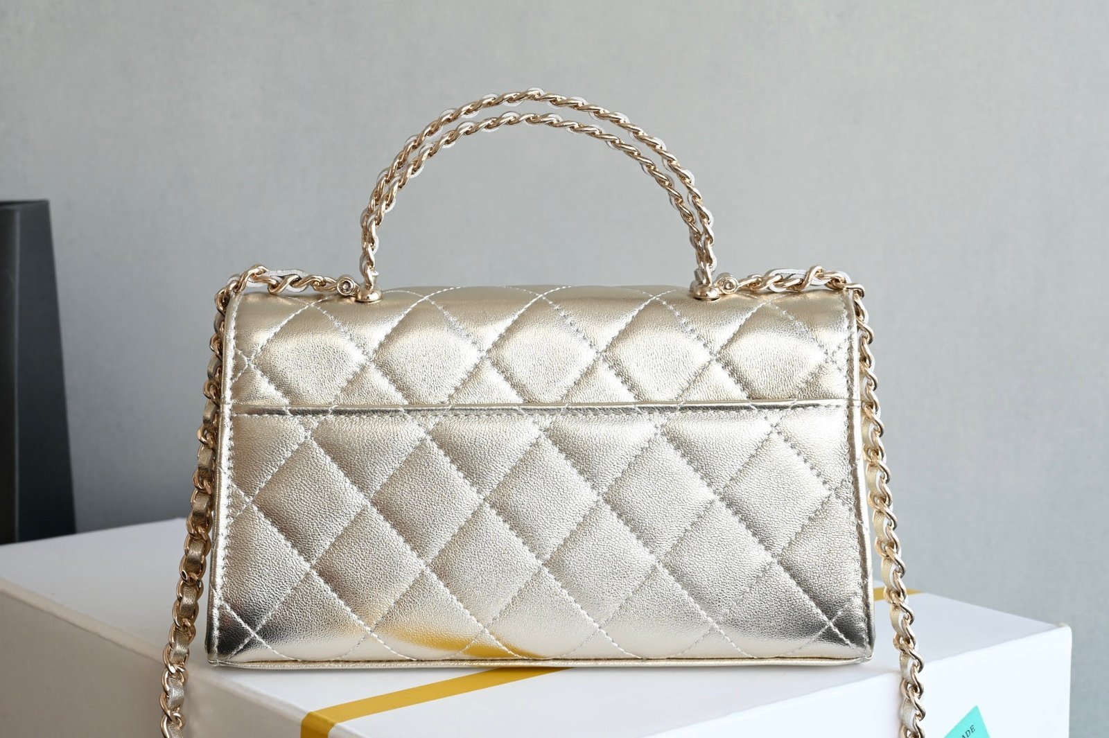 CHANEL 25S KELLY 18 CM IN GOLD LAMBSKIN - Image 13