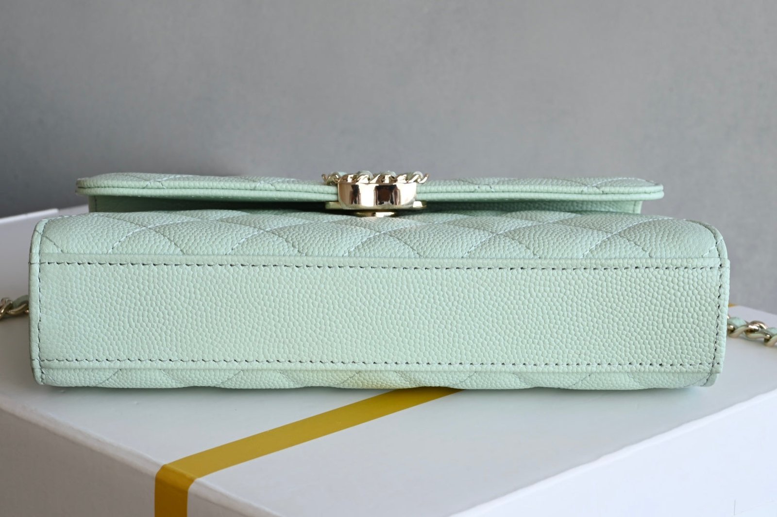 CHANEL 25S KELLY 18 CM IN MINT GREEN LAMBSKIN - Image 4
