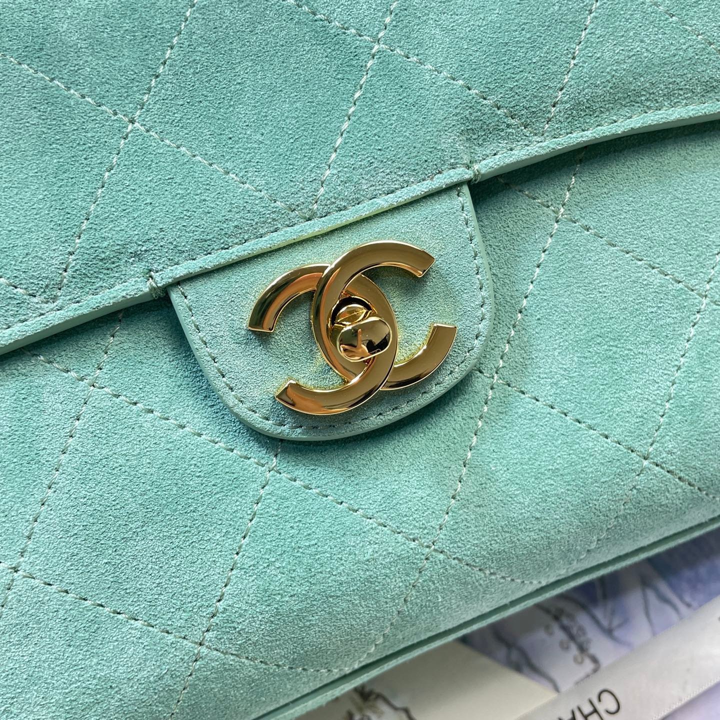 CHANEL 26S CLASSIC FLAP 33 IN MINT GREEN SUEDE - Image 5