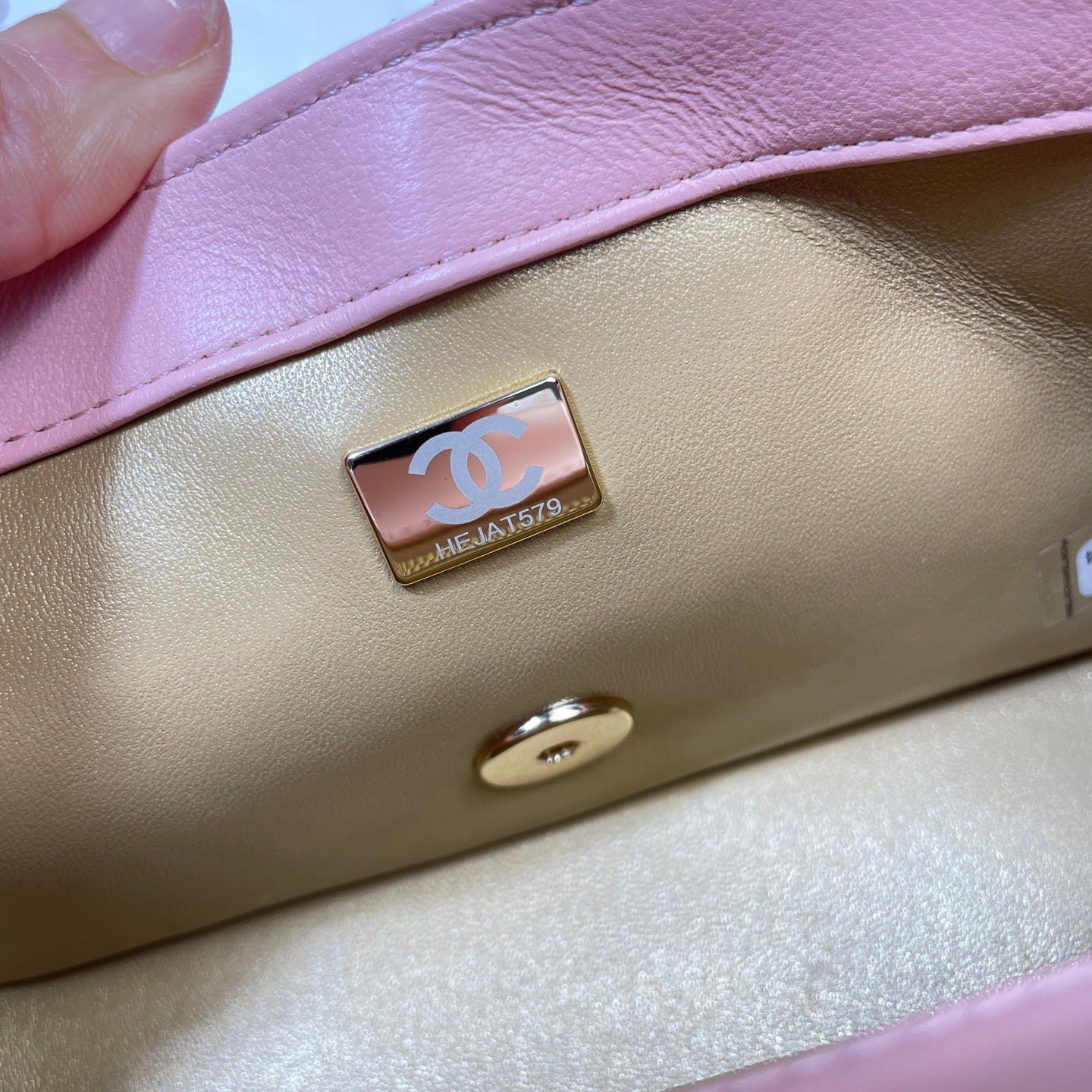CHANEL 26S FLAP BAG 20 IN PASTEL PINK LAMBSKIN - Image 8