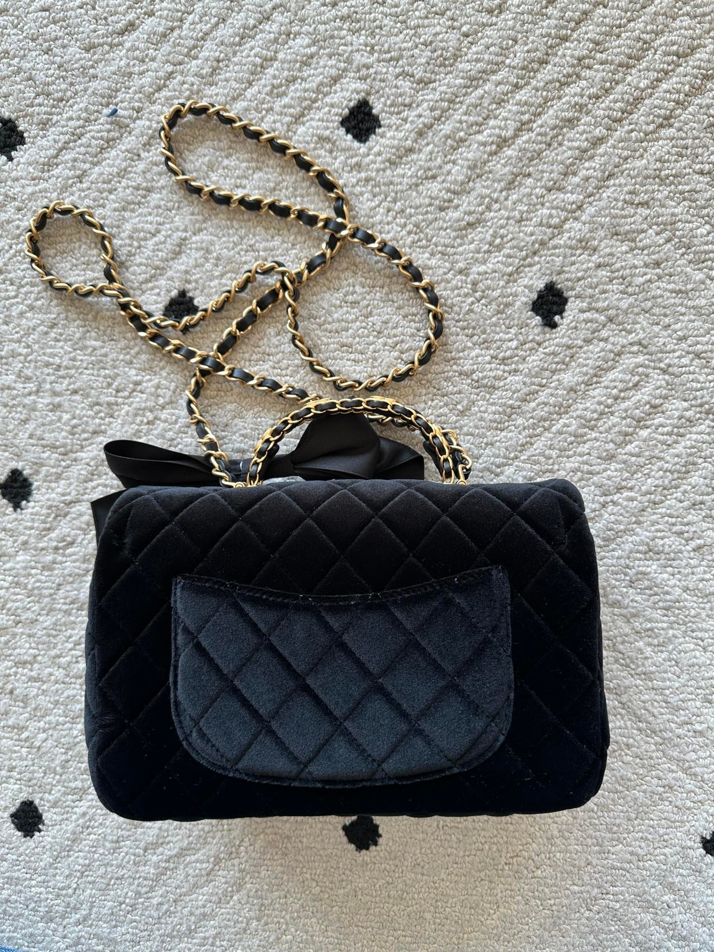 CHANEL 25S MINI FLAP BAG 23 IN BLACK VELVET WITH GOLD HARDWARE - Image 3
