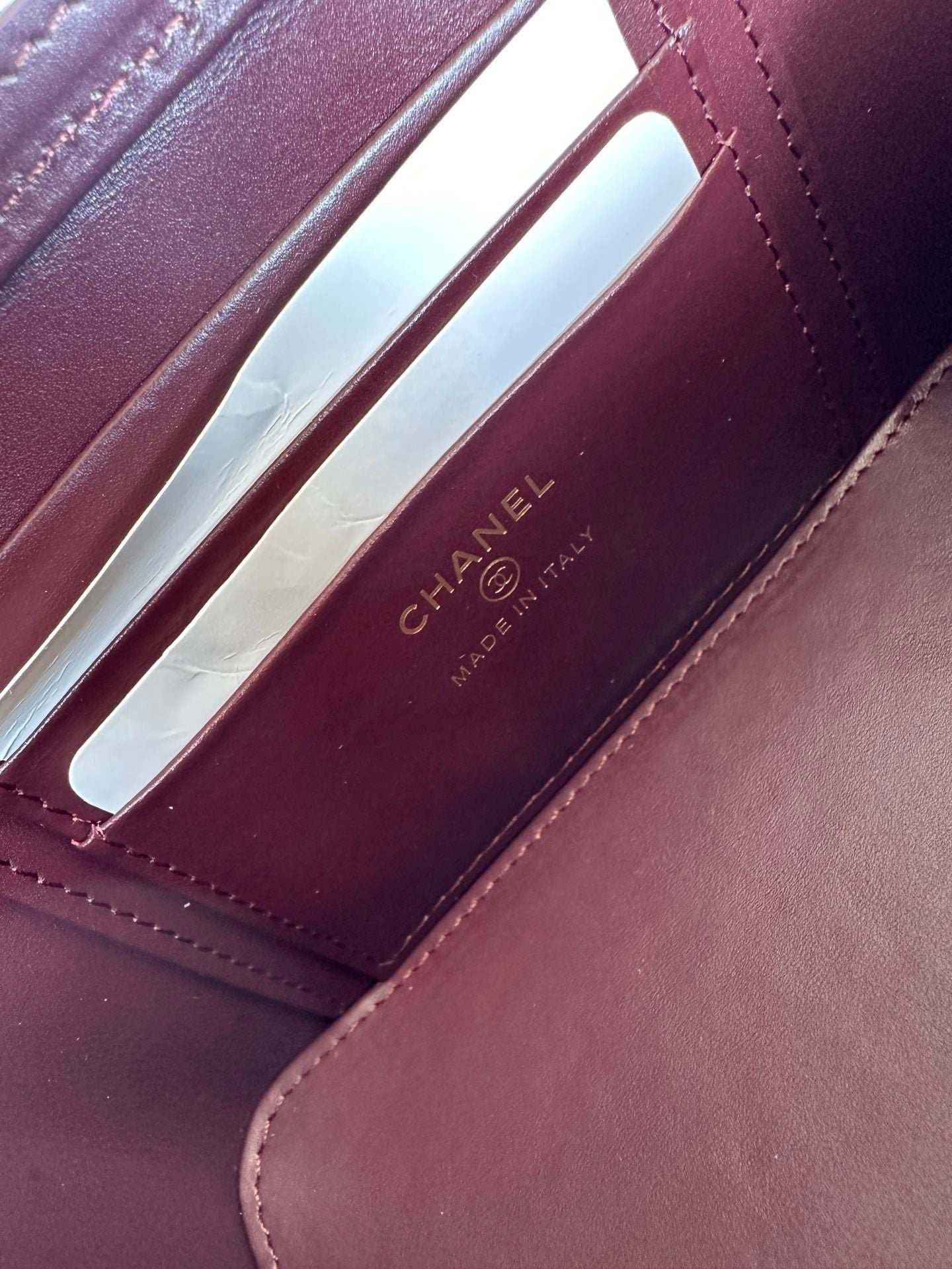 CHANEL 25S VANITY BAG 17 IN DARK RED CAVIAR LEATHER WITH GOLD HARDWARE - Image 17