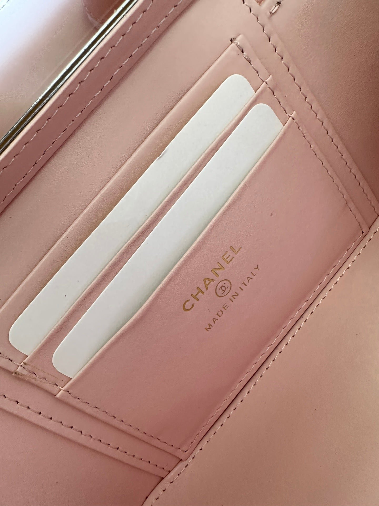 CHANEL 25S VANITY BAG 17 IN LIGHT PINK CAVIAR LEATHER WITH GOLD HARDWARE - Image 9