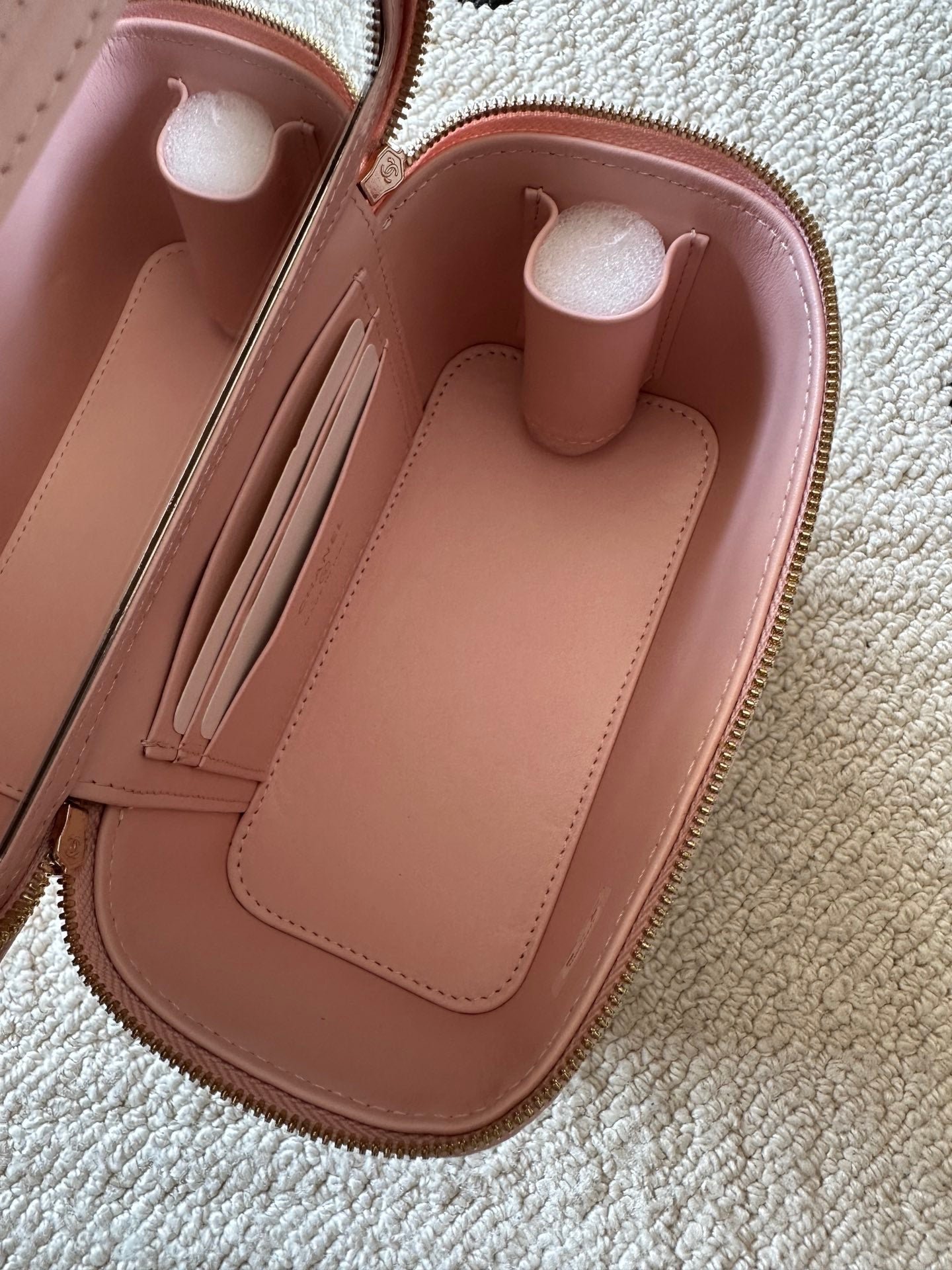 CHANEL 25S VANITY BAG 17 IN LIGHT PINK CAVIAR LEATHER WITH GOLD HARDWARE - Image 7