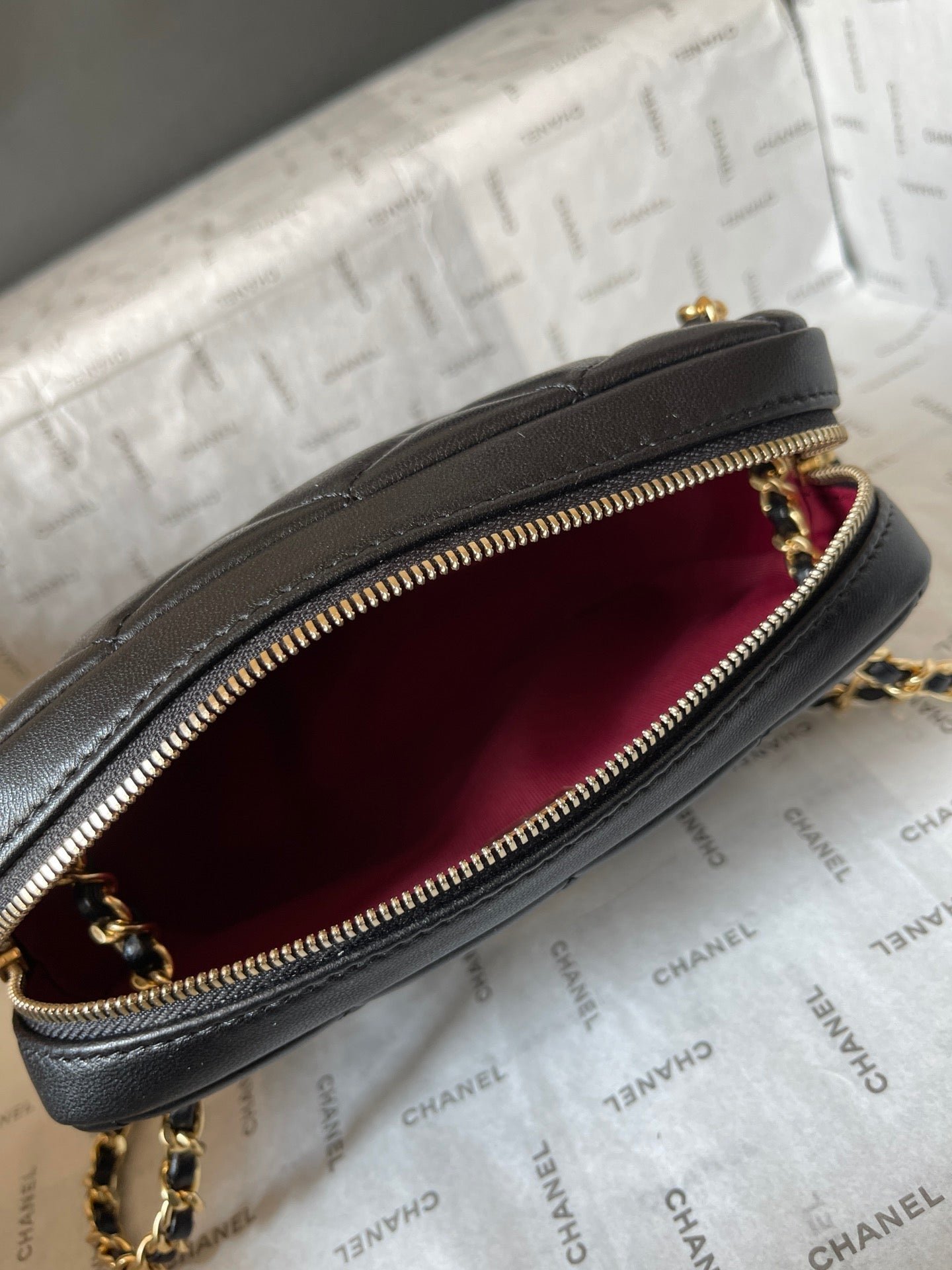 CAMERA BAG 18 IN BLACK QUILTED LAMBSKIN DOUBLE C GOLD COIN - Image 16