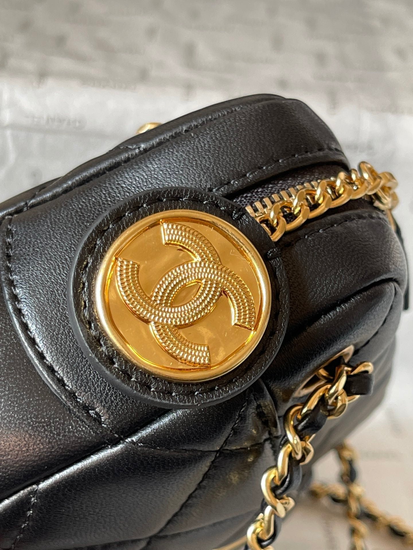 CAMERA BAG 18 IN BLACK QUILTED LAMBSKIN DOUBLE C GOLD COIN - Image 18