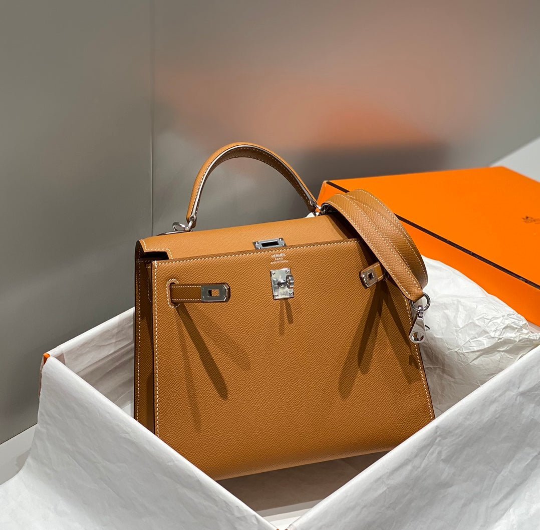 KELLY 25CM IN GOLD EPSOM CALFSKIN SILVER HARDWARE - Image 3