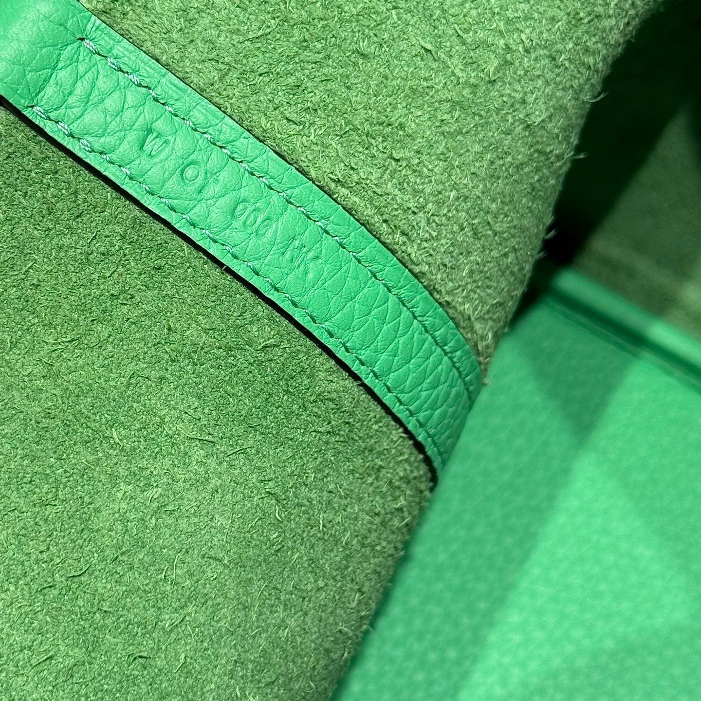 HERMES 25S PICOTIN LOCK 22 IN SPRING GREEN CALFSKIN SILVER HARDWARE - Image 17